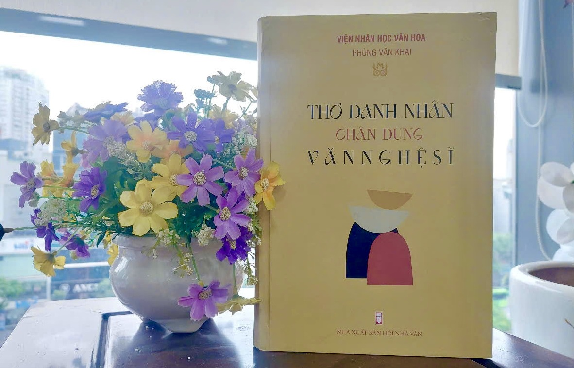 Chân dung văn nghệ sĩ qua lăng kính thơ của nhà văn Phùng Văn Khai