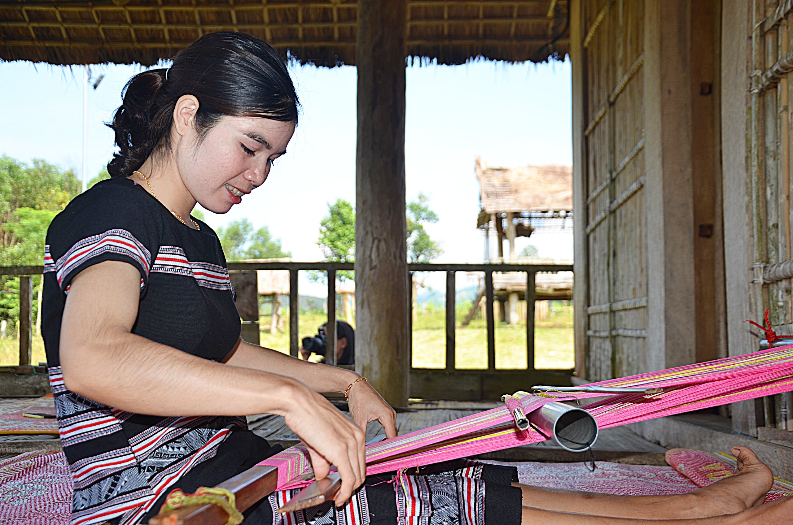 (Emagazine) Bài 1: Dòng chảy di sản văn hóa của đồng bào DTTS - ảnh 9