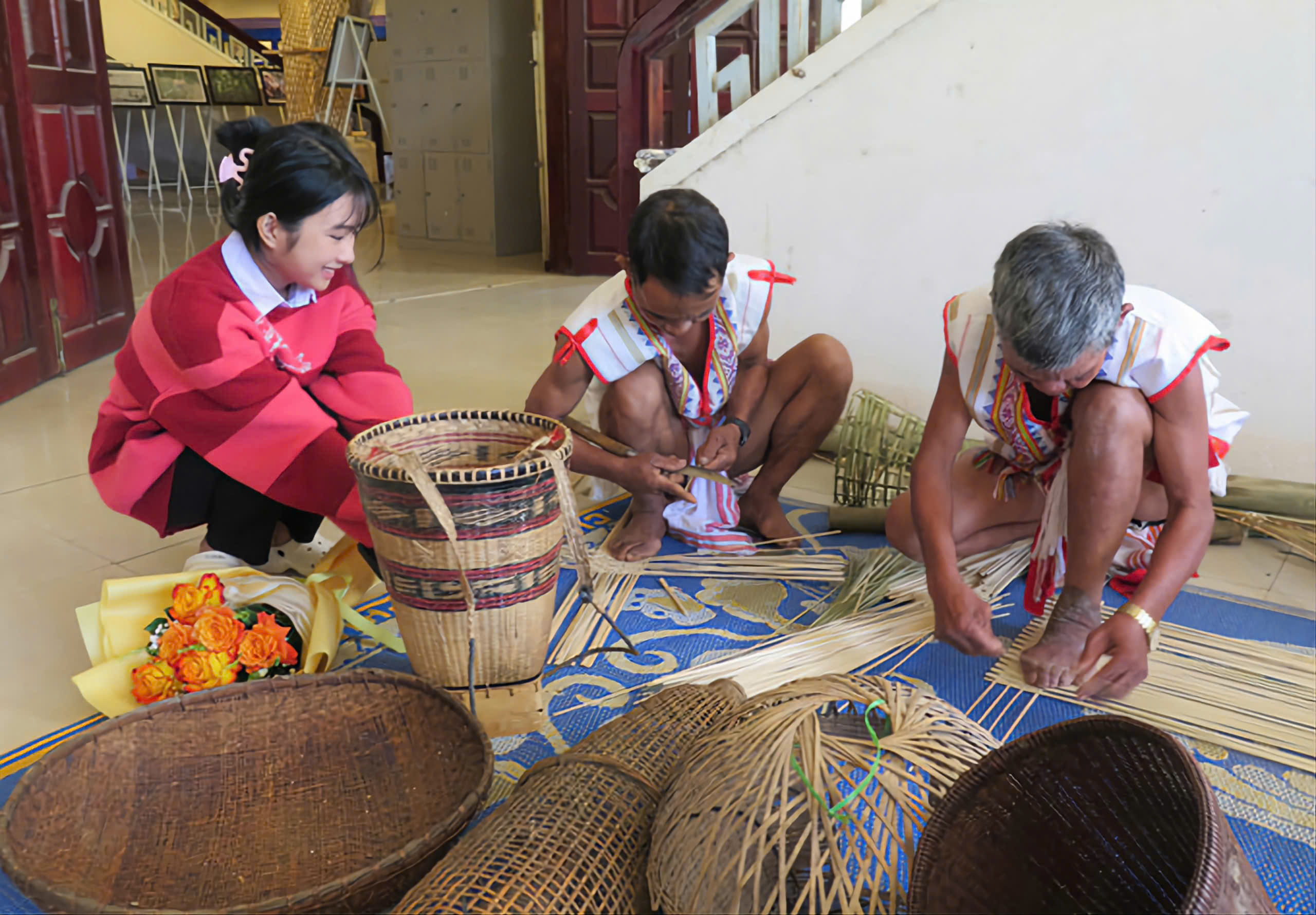 (Emagazine) Kỳ 2 - Bảo tồn, phát huy tinh hoa văn hóa các DTTS trong thời kỳ mới - ảnh 7