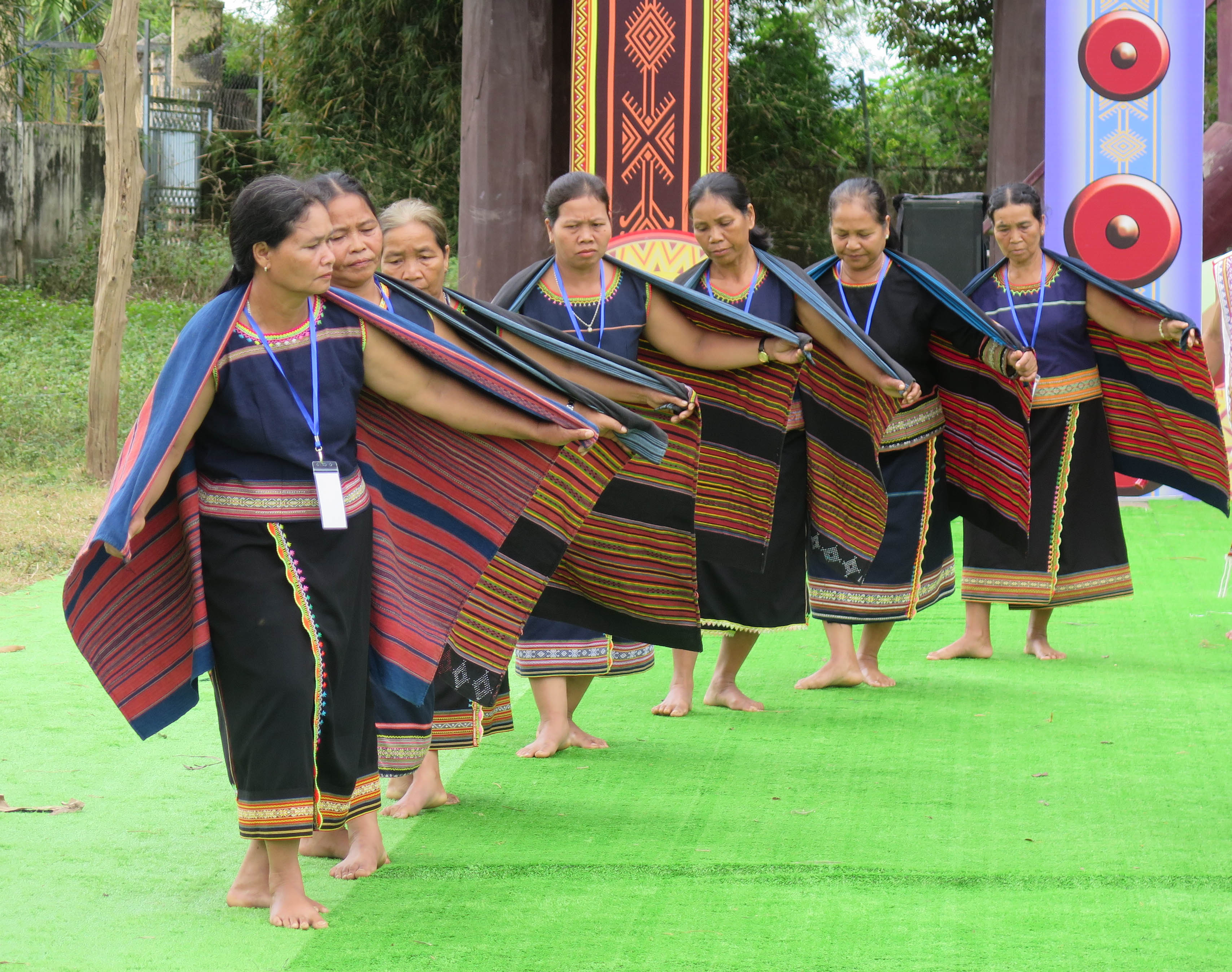 (Emagazine) Kỳ 2 - Bảo tồn, phát huy tinh hoa văn hóa các DTTS trong thời kỳ mới - ảnh 5