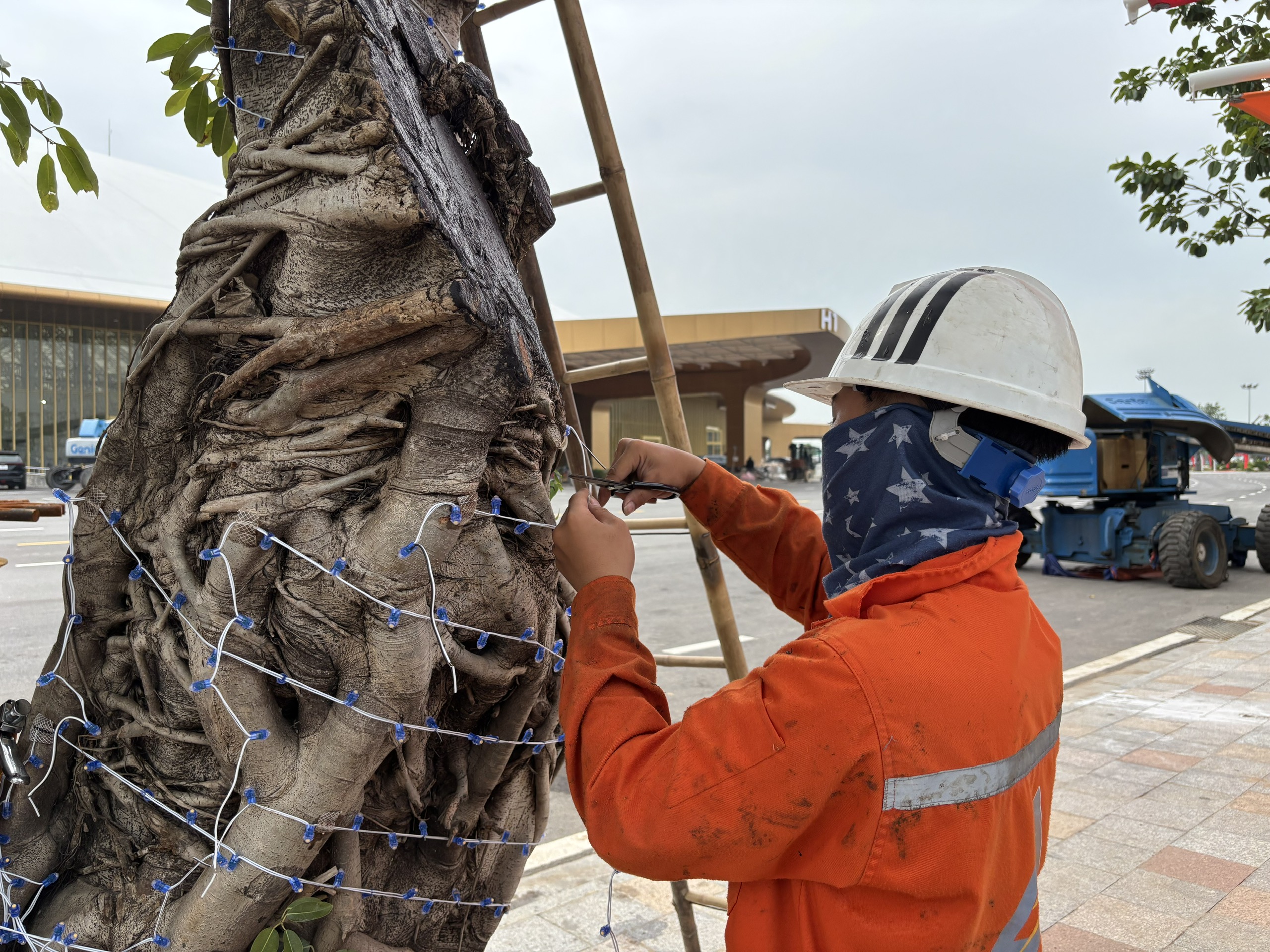 Sự tỉ mẩn từng cm trên đại công trường 90ha - ảnh 11