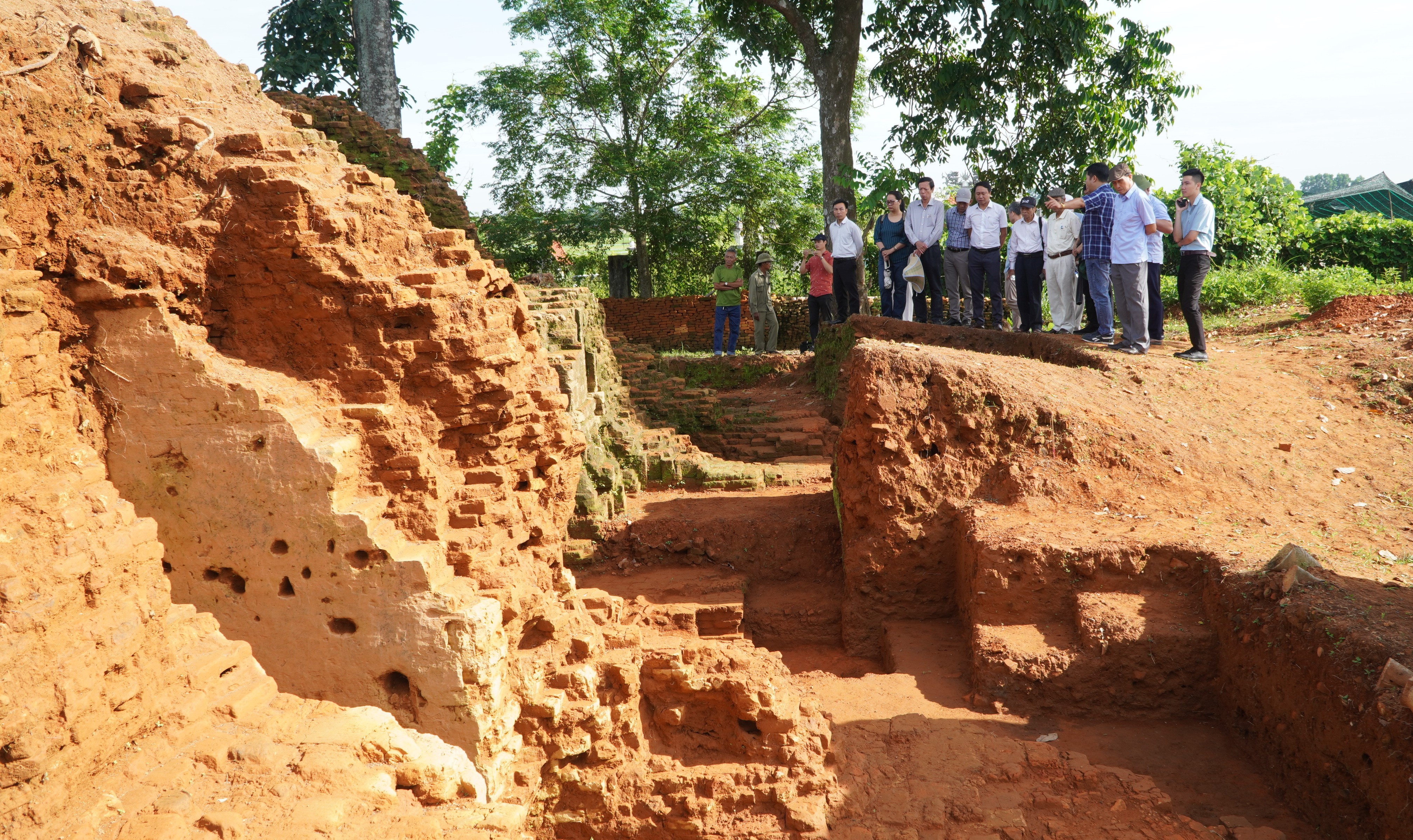 Tháp đôi Liễu Cốc là di tích Chăm Pa độc đáo ở Việt Nam - ảnh 1