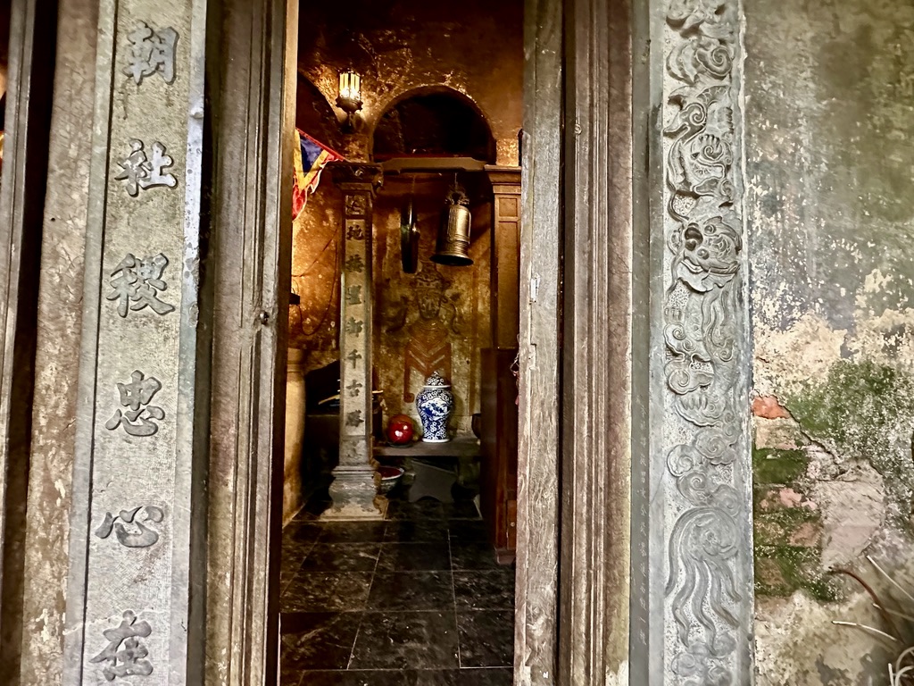 Cận cảnh đền Trần 700 năm tuổi ở Tràng An - ảnh 7