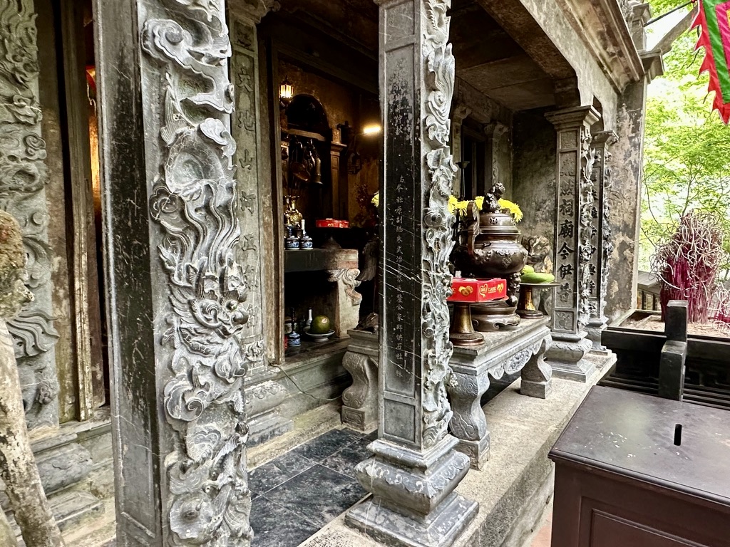 Cận cảnh đền Trần 700 năm tuổi ở Tràng An - ảnh 8