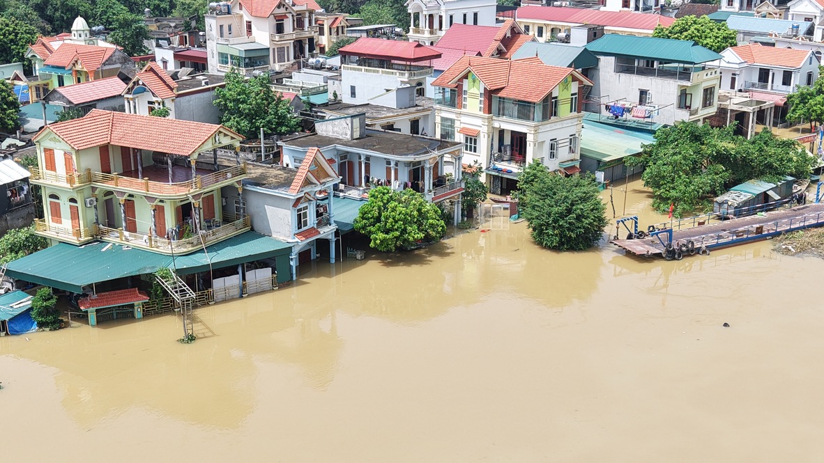 Toàn cảnh Kênh Gà bị cô lập trong nước lũ - ảnh 3