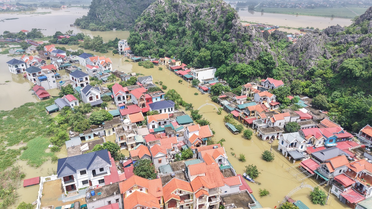 Toàn cảnh Kênh Gà bị cô lập trong nước lũ - ảnh 2