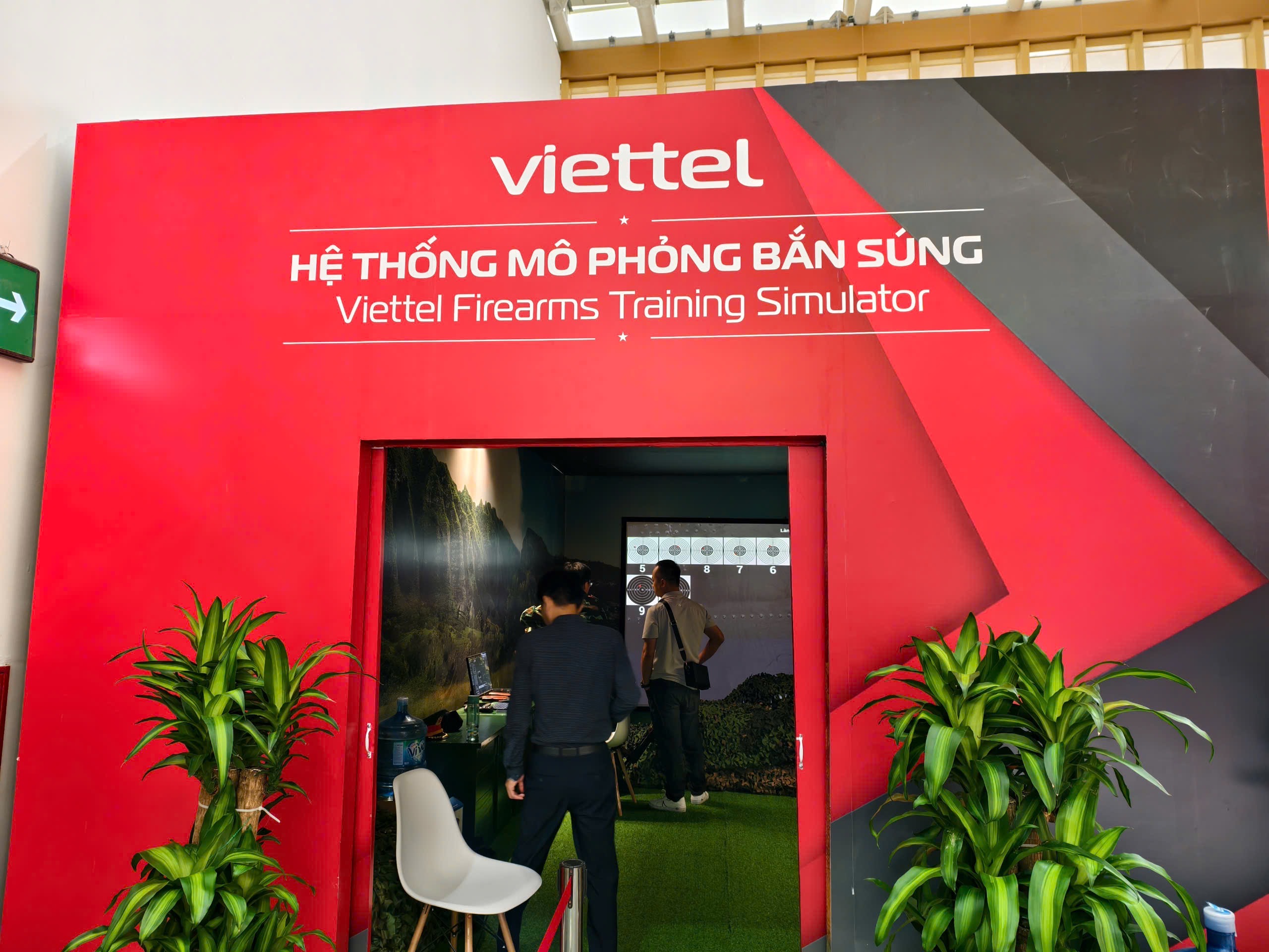 Khám phá khí tài Viettel tại Triển lãm Thành tựu đất nước 80 năm - ảnh 1