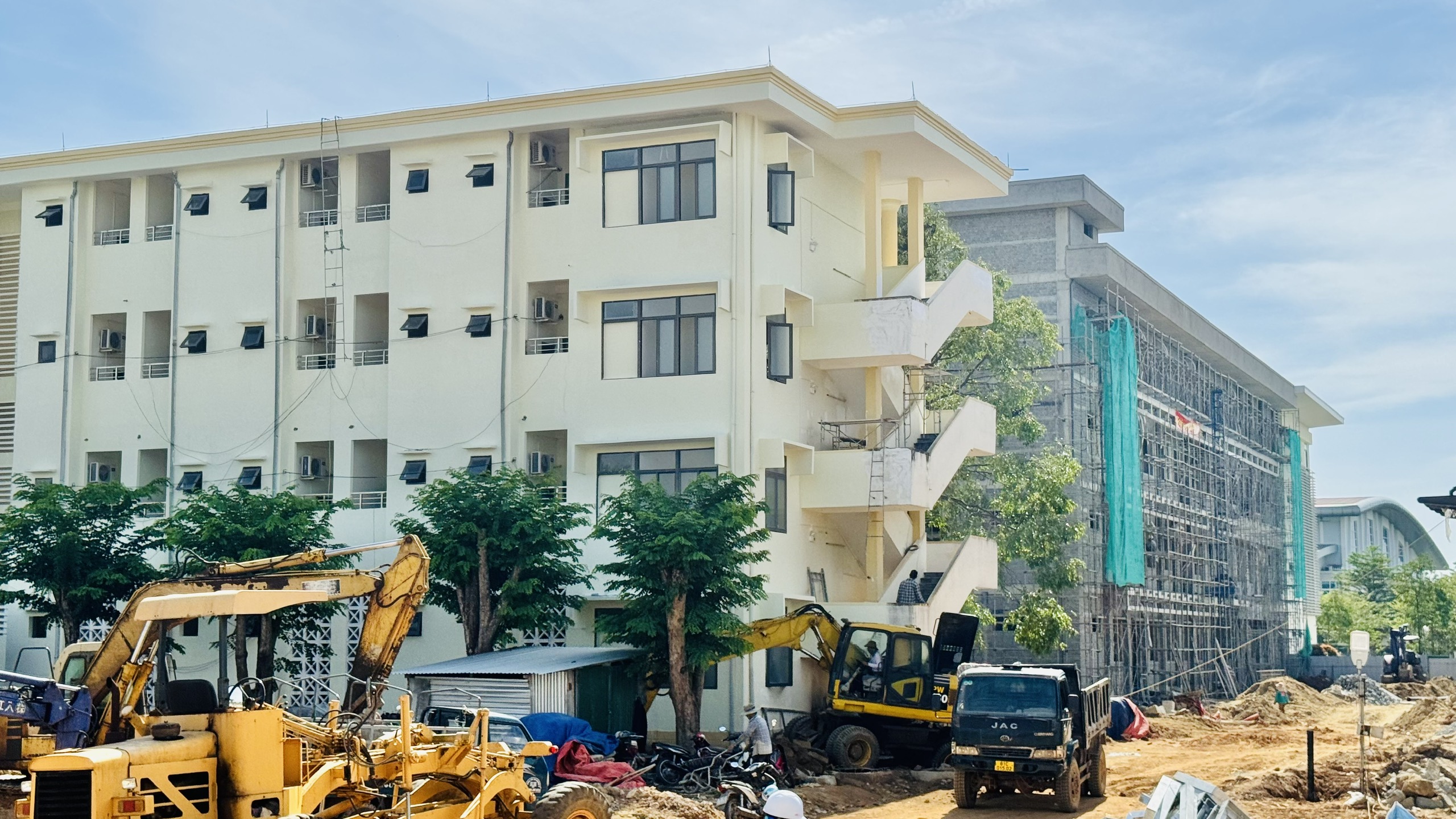 Quảng Ngãi khẩn trương hoàn thành nhà công vụ cho cán bộ - ảnh 8