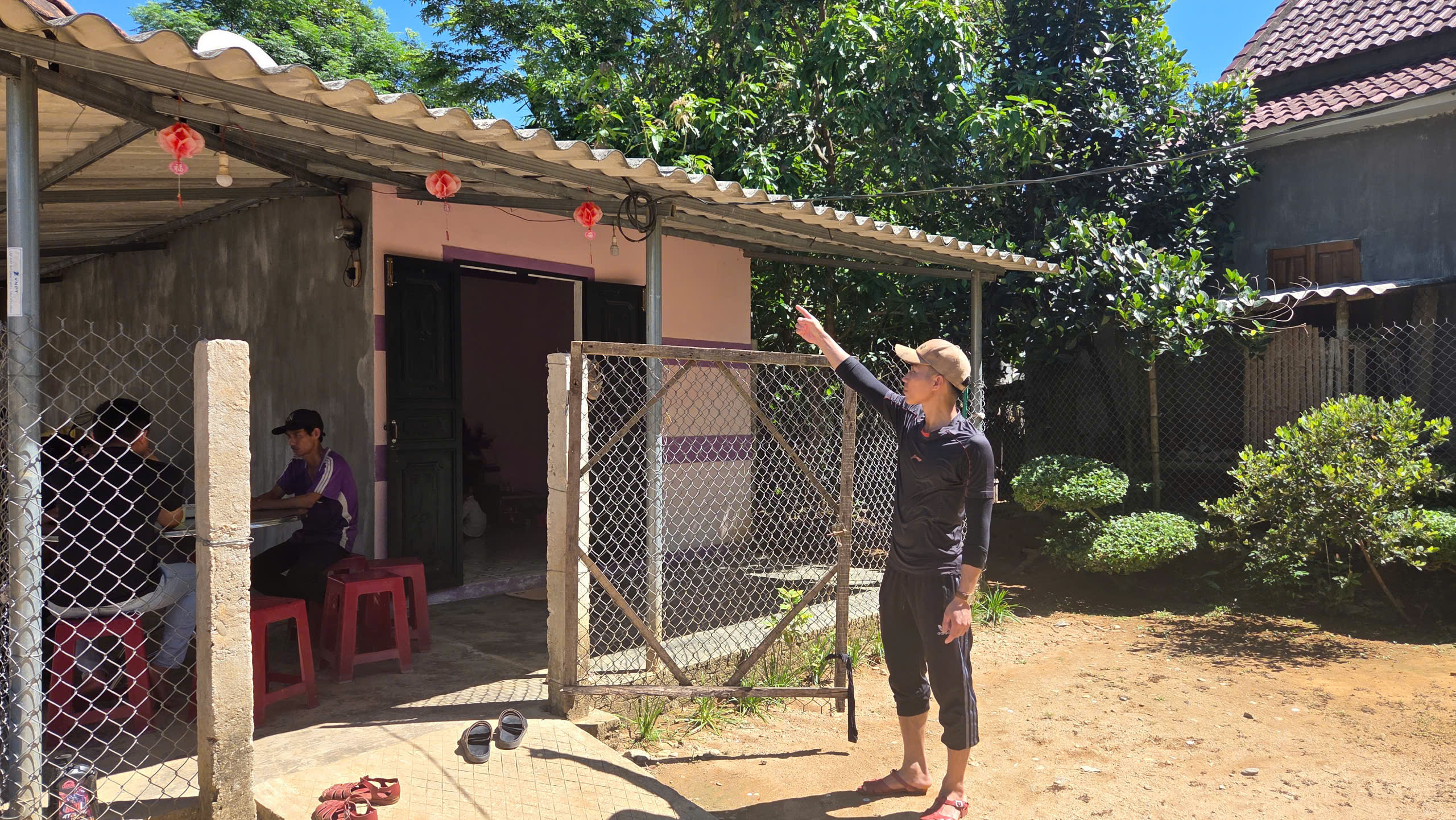 Người dân ở Gò Rạch và Kà La mòn mỏi chờ cấp điện - ảnh 11