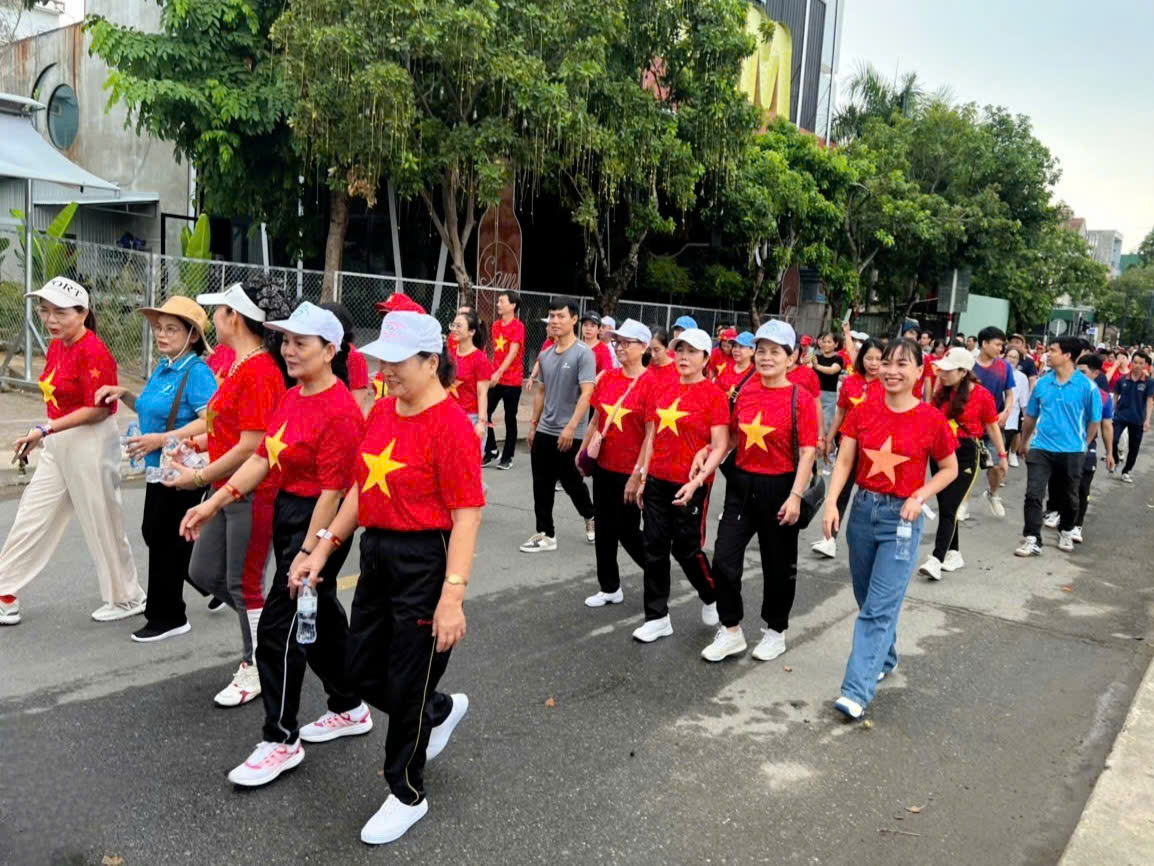 Sôi nổi hưởng ứng phong trào “Cùng Việt Nam tiến bước” ở Quảng Ngãi - ảnh 2