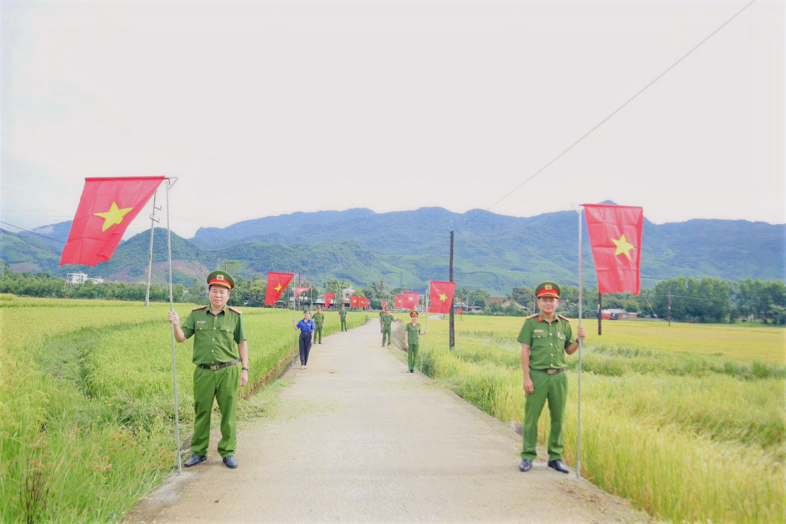 Khơi dậy lòng yêu nước, tự hào dân tộc từ “Đường cờ Tổ quốc” - ảnh 2