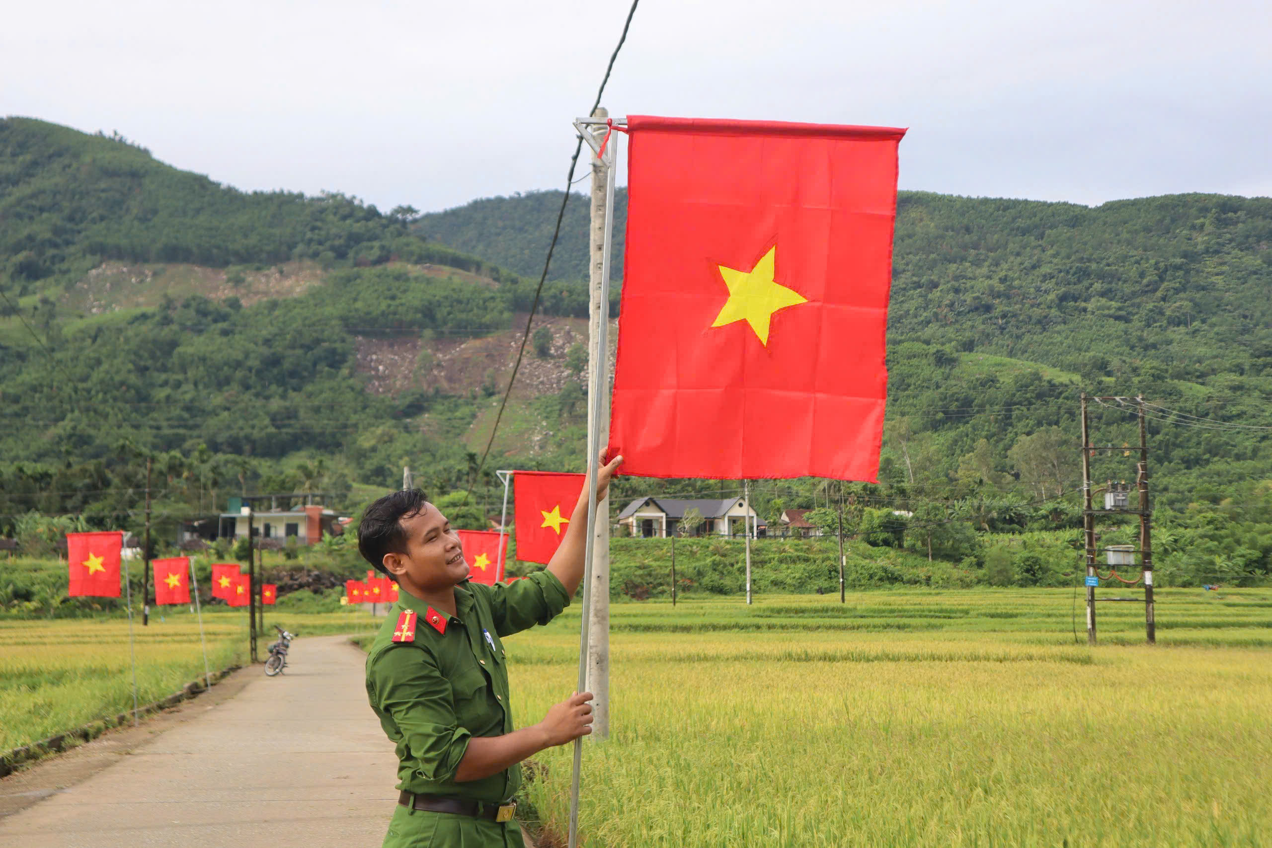 Khơi dậy lòng yêu nước, tự hào dân tộc từ “Đường cờ Tổ quốc” - ảnh 7