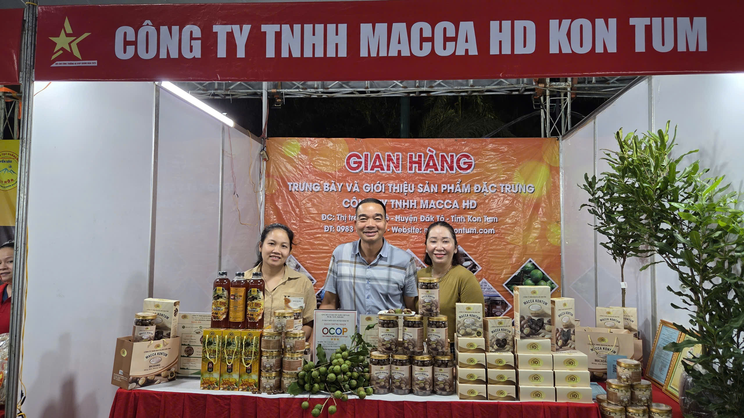 Sản phẩm đặc trưng rừng – biển thu hút người dân và du khách mua sắm - ảnh 6