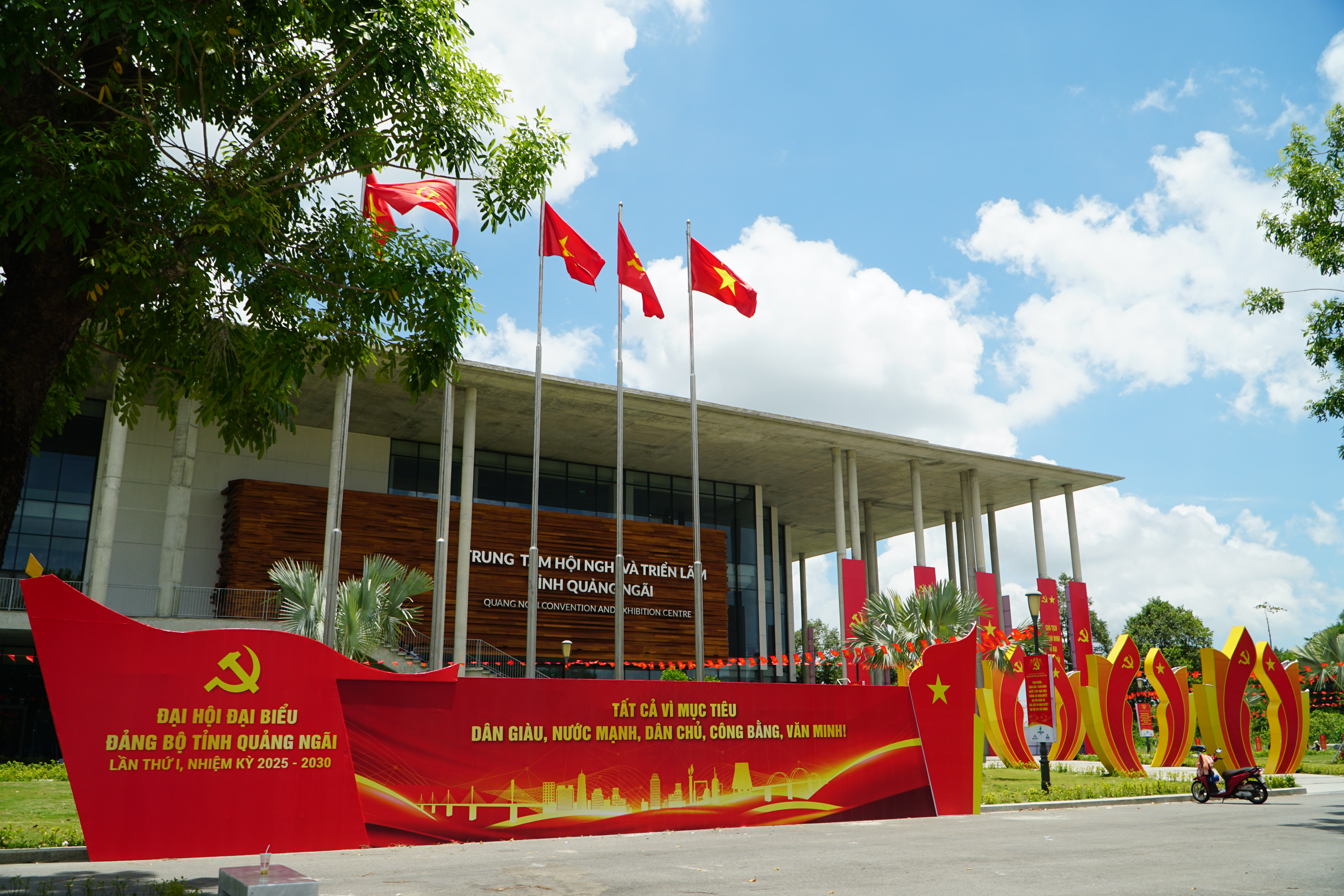 Chuẩn bị chu đáo, hướng tới thành công Đại hội Đảng bộ tỉnh Quảng Ngãi 