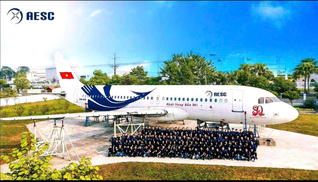  Máy bay được vận chuyển và lắp đặt tại Triển lãm Thành tựu đất nước như thế nào?