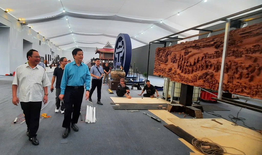  Kiểm tra công tác hoàn thiện các gian hàng, chuẩn bị cho ngày Khai mạc Triển lãm Thành tựu đất nước - ảnh 5