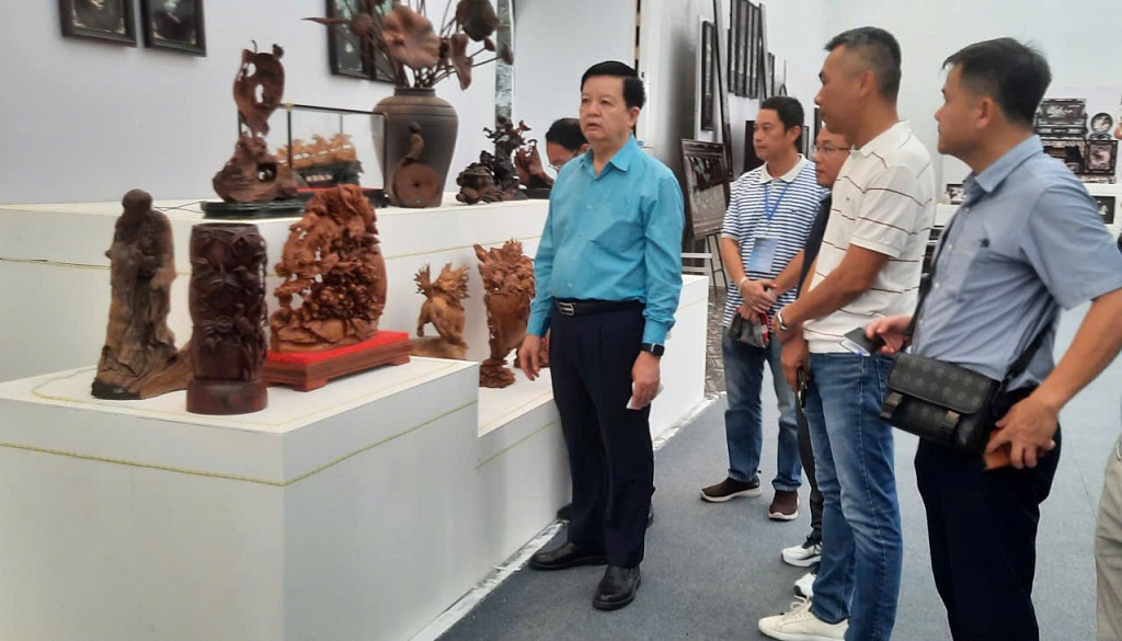  Kiểm tra công tác hoàn thiện các gian hàng, chuẩn bị cho ngày Khai mạc Triển lãm Thành tựu đất nước - ảnh 3