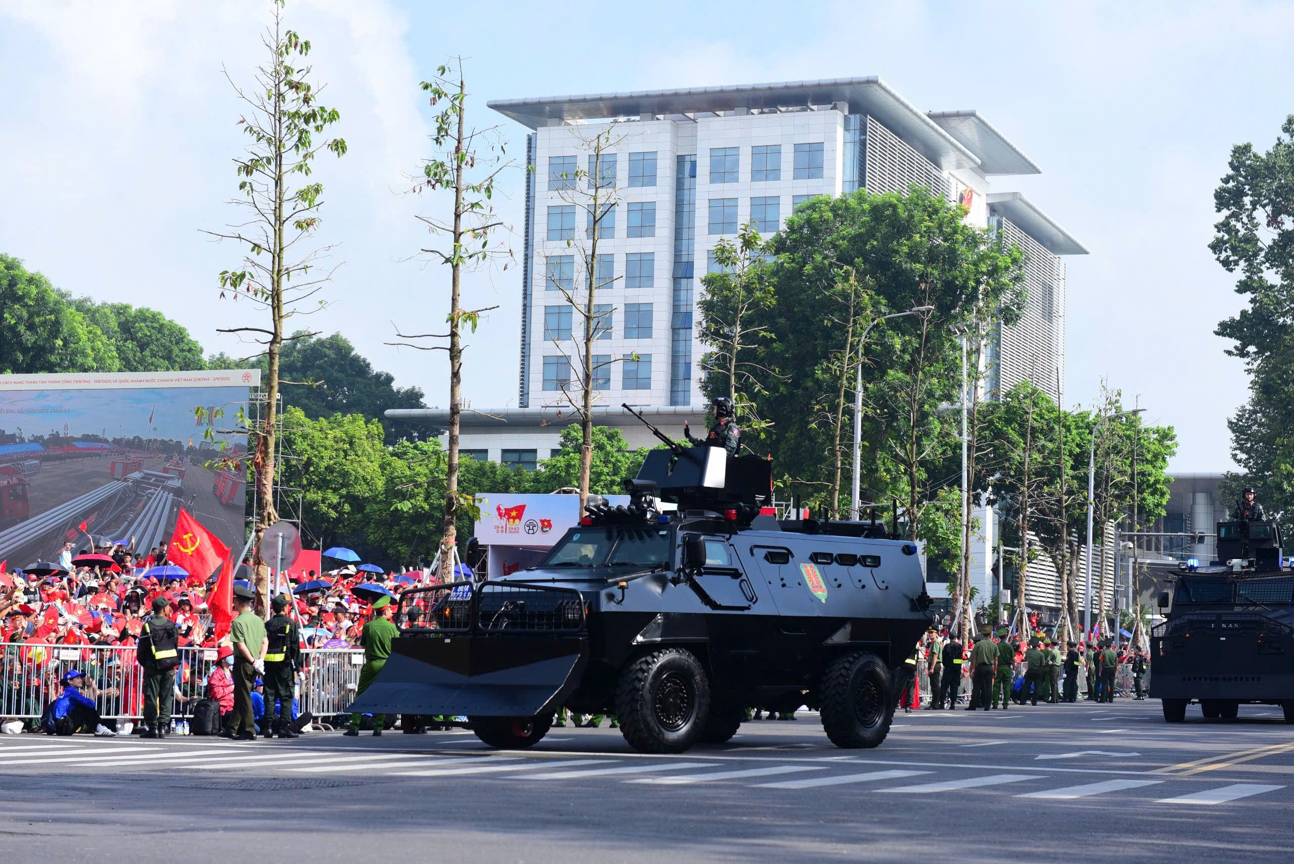 Choáng ngợp dàn xe đặc chủng cực hiện đại của Công an nhân dân trong ngày Quốc khánh - ảnh 15