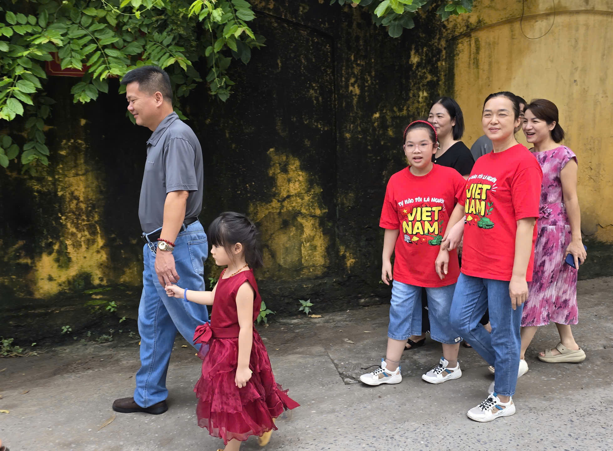 Dậy sớm đi metro, xe buýt xem tổng hợp luyện A80 - ảnh 13