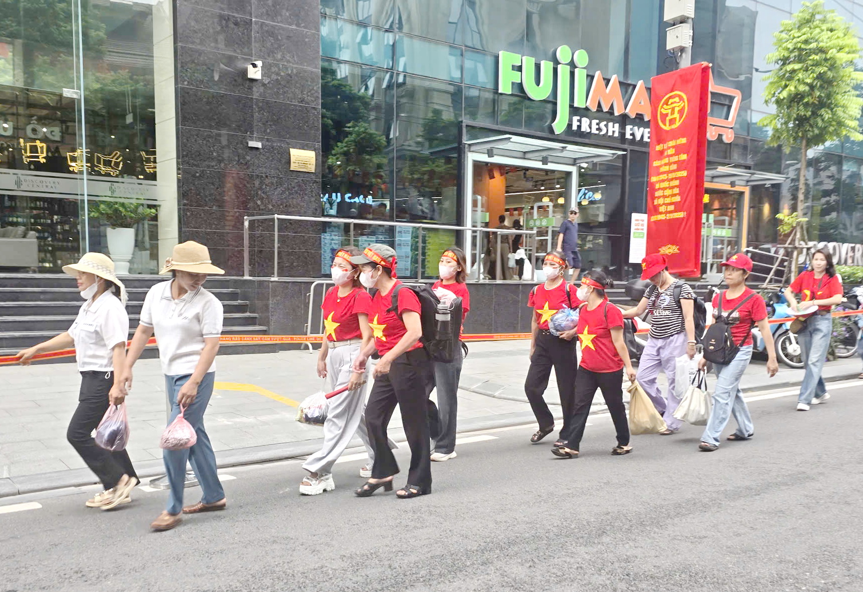 Dậy sớm đi metro, xe buýt xem tổng hợp luyện A80 - ảnh 14