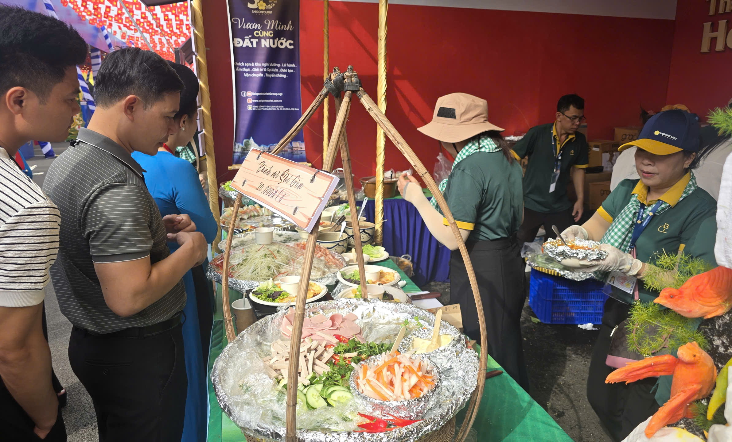 Ngập tràn đặc sản 3 miền tại Triển lãm Thành tựu đất nước - ảnh 12