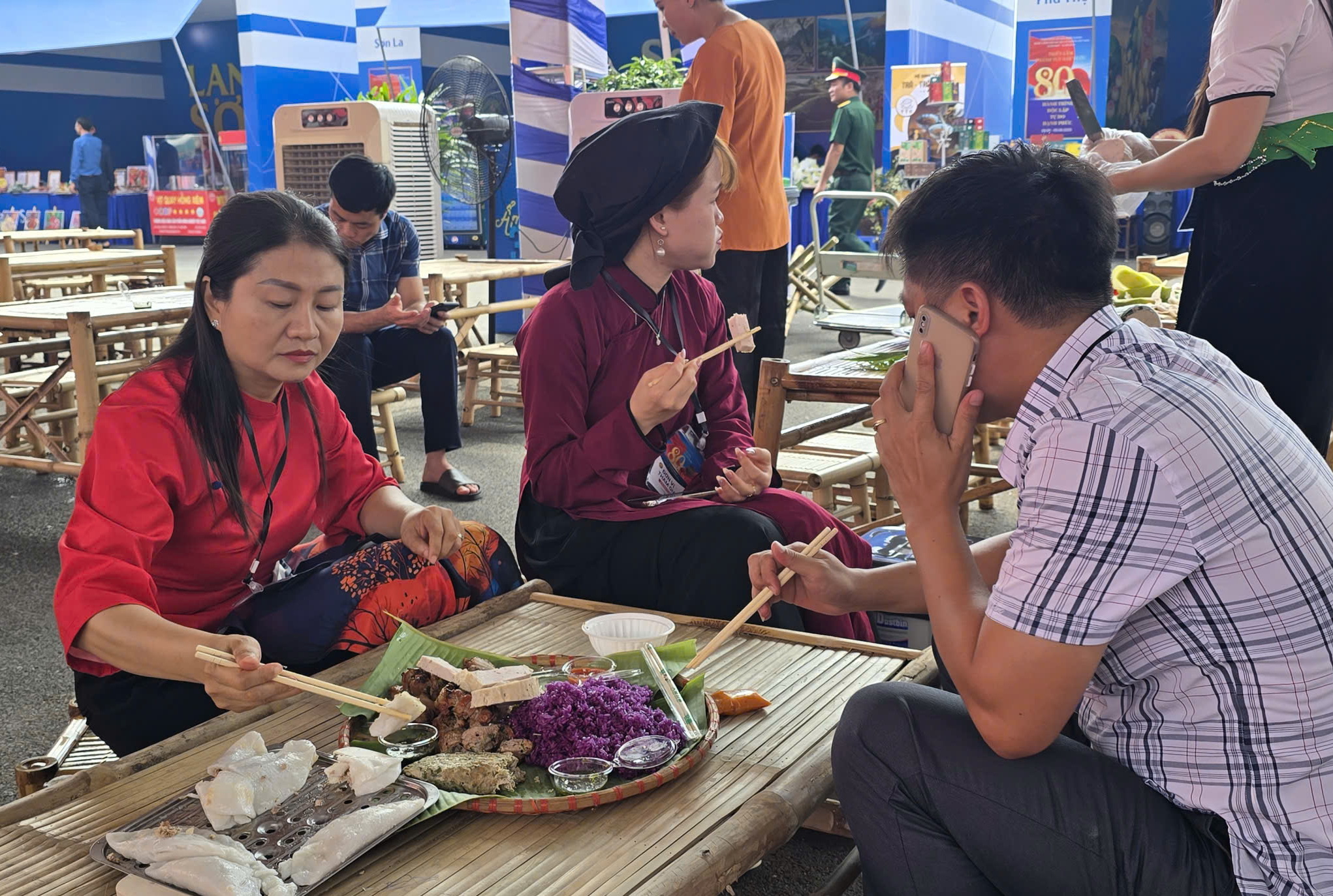 Ngập tràn đặc sản 3 miền tại Triển lãm Thành tựu đất nước - ảnh 16