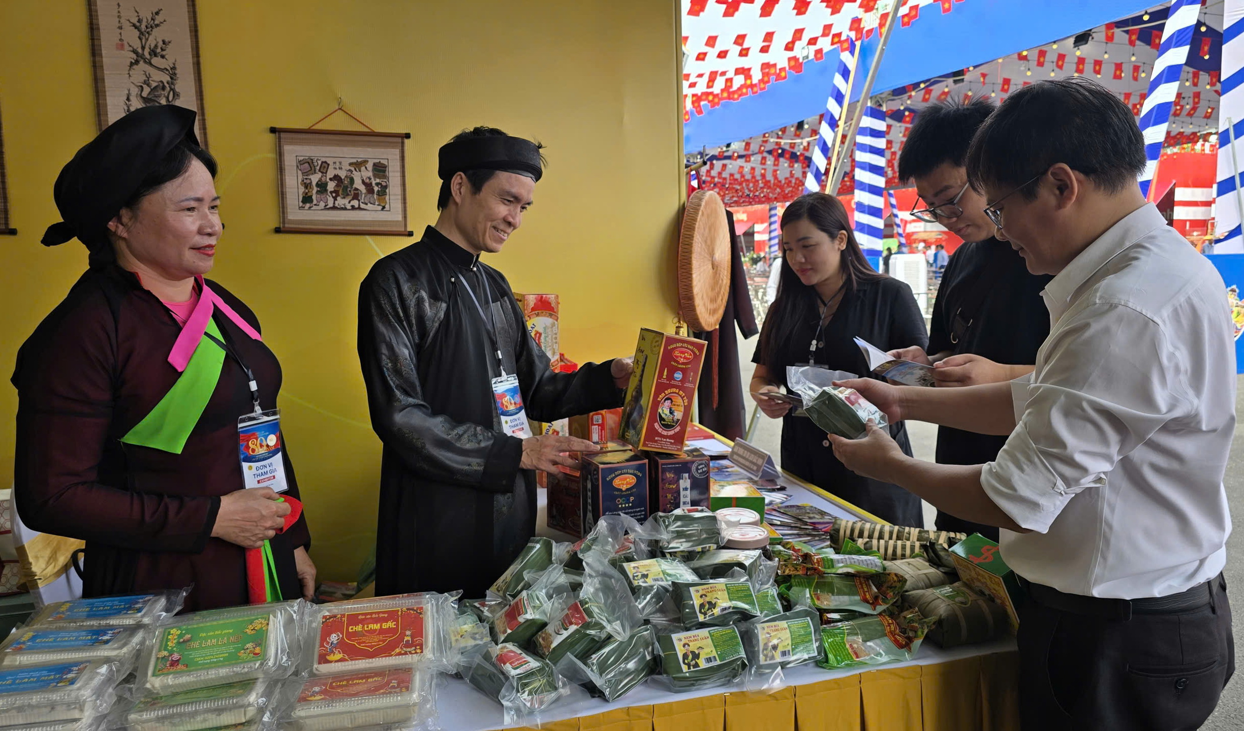 Ngập tràn đặc sản 3 miền tại Triển lãm Thành tựu đất nước - ảnh 3