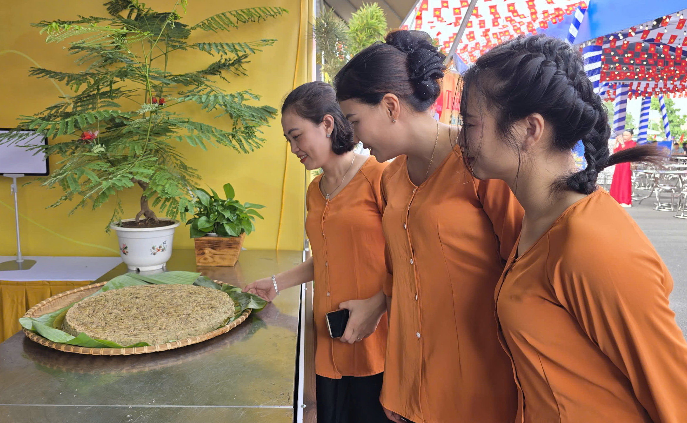 Ngập tràn đặc sản 3 miền tại Triển lãm Thành tựu đất nước - ảnh 15