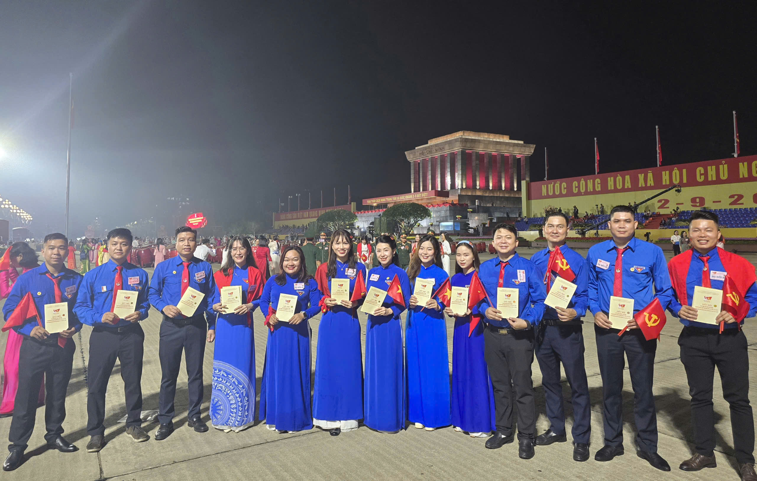 Rực rỡ trong mùa thu lịch sử - ảnh 6