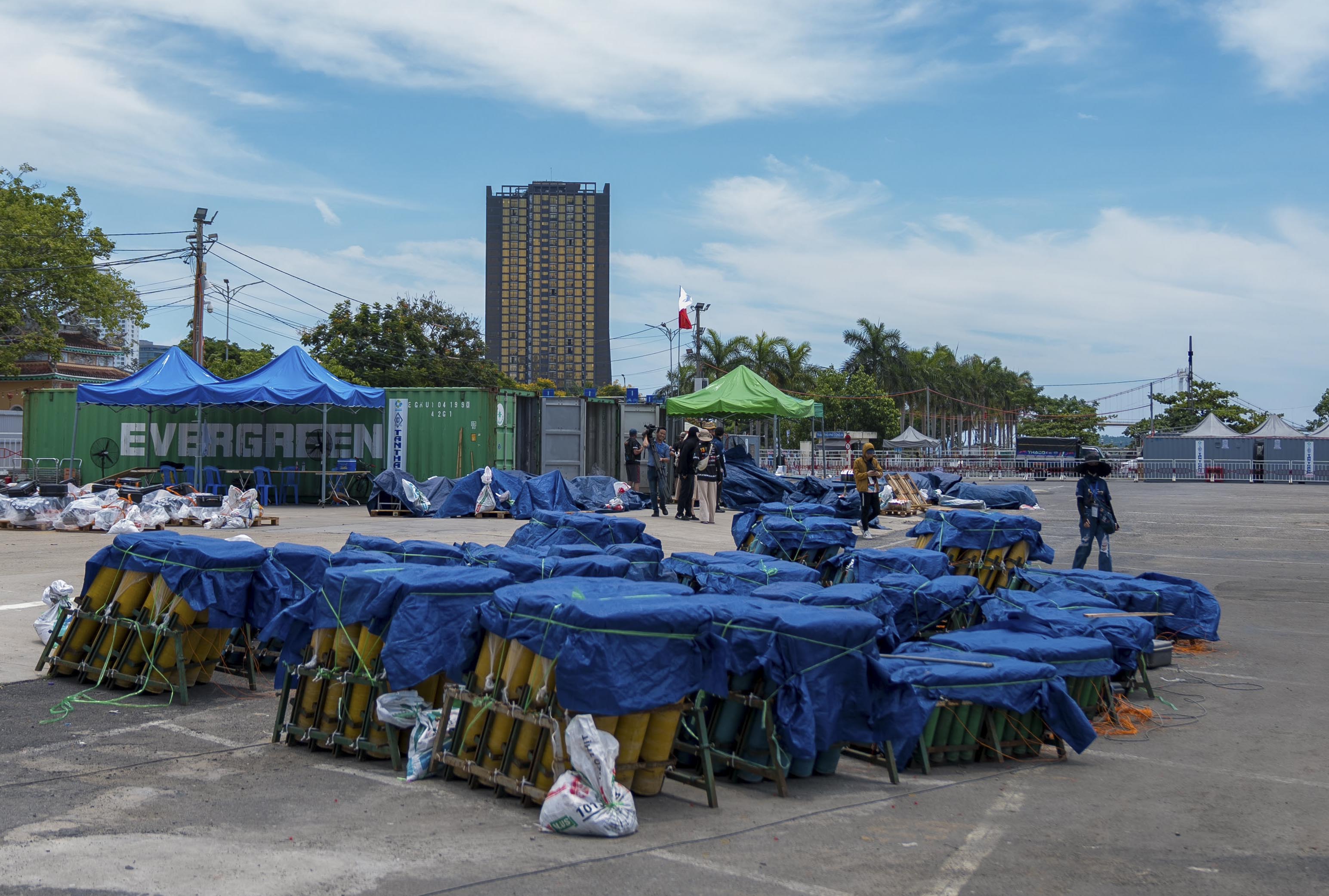 Chờ đón đêm pháo hoa “Nghệ thuật sáng tạo” giữa hai đội Việt Nam và Ba Lan - ảnh 9