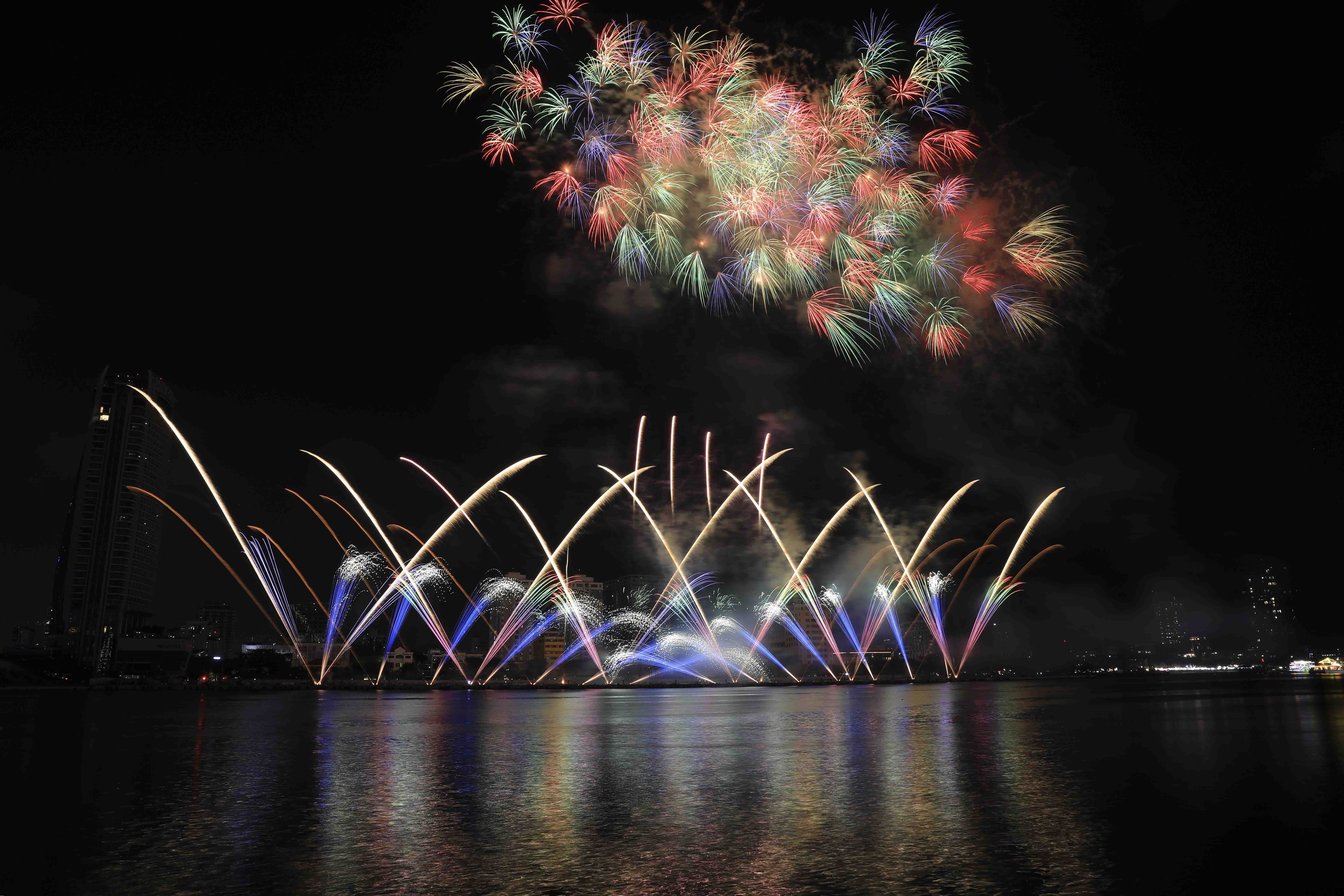 Bùng nổ cảm xúc với đêm pháo hoa “Nghệ thuật sáng tạo” - ảnh 5