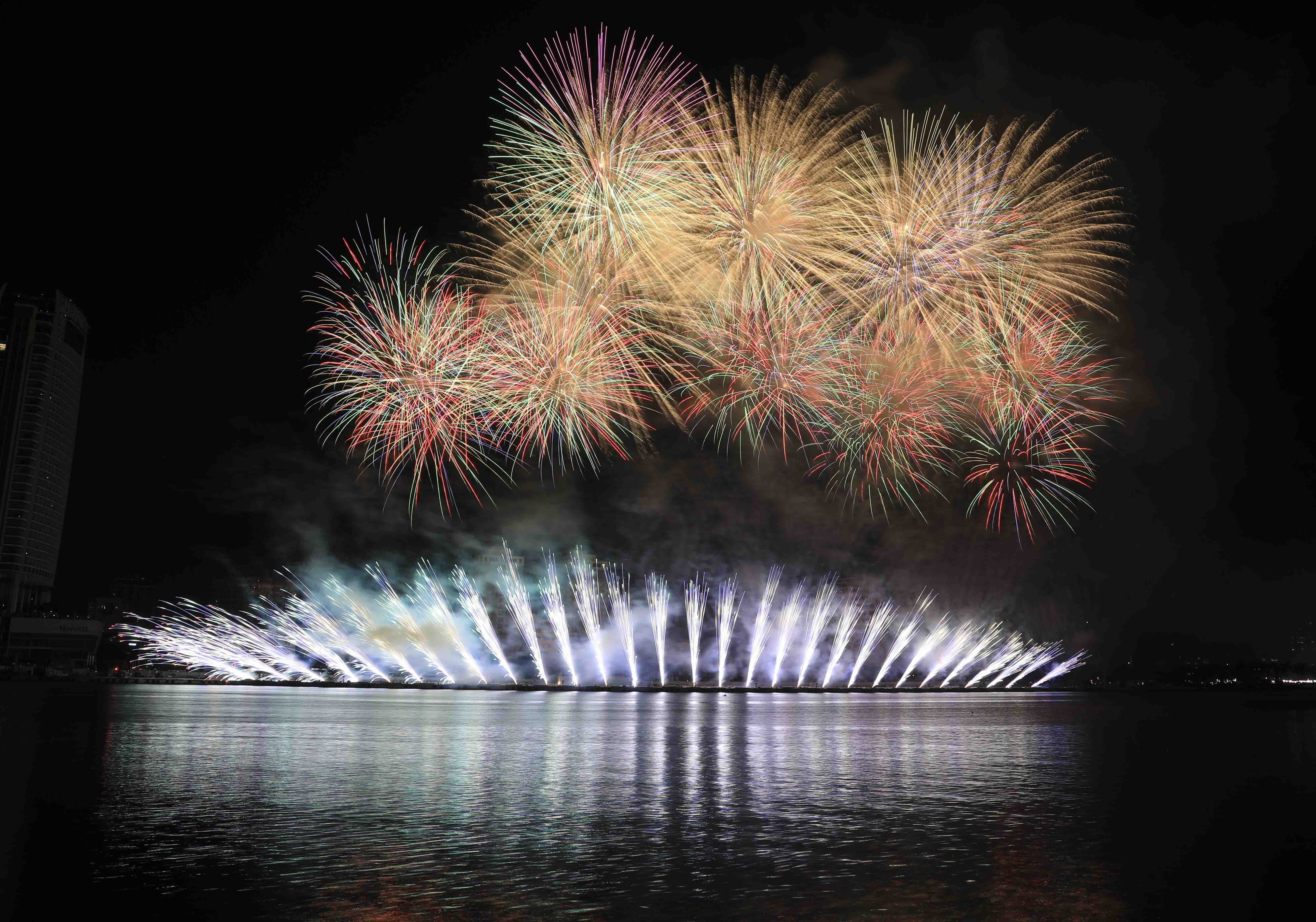 Bùng nổ cảm xúc với đêm pháo hoa “Nghệ thuật sáng tạo” - ảnh 3