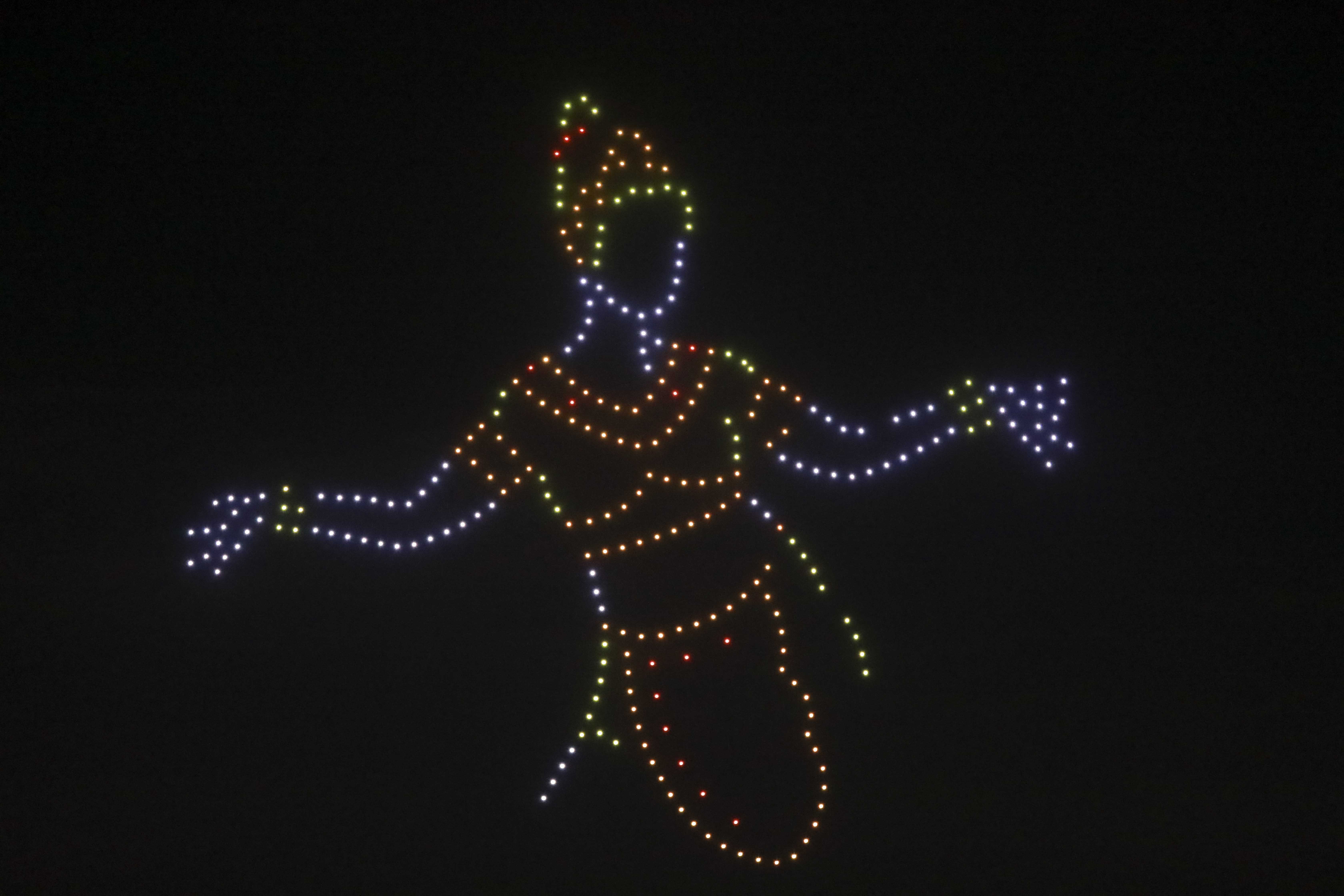 Mãn nhãn màn trình diễn 600 drone “Hào quang di sản” trên bầu trời Hội An - ảnh 8