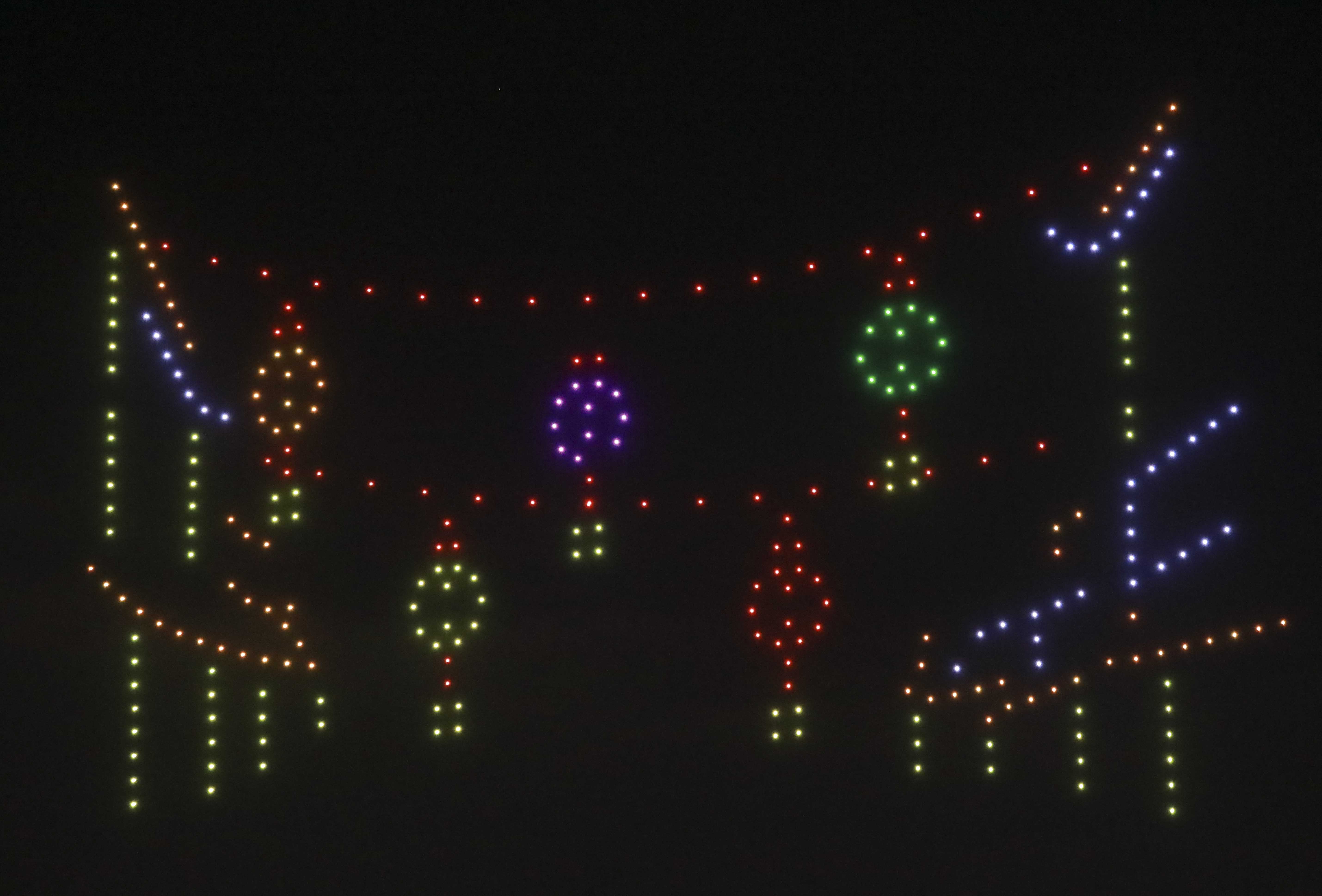 Mãn nhãn màn trình diễn 600 drone “Hào quang di sản” trên bầu trời Hội An - ảnh 5