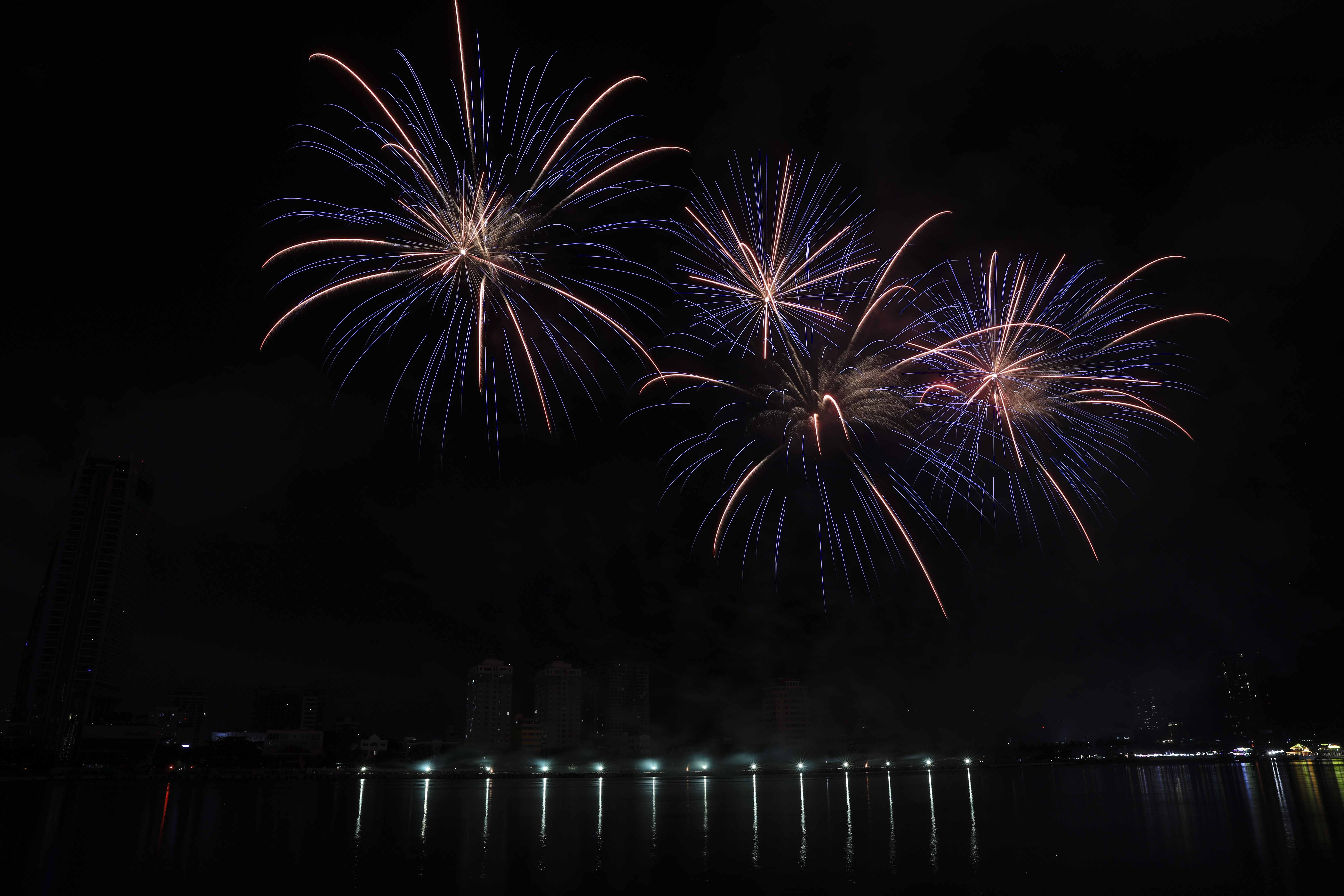 Bùng nổ cảm xúc với đêm pháo hoa “Nghệ thuật sáng tạo” - ảnh 11