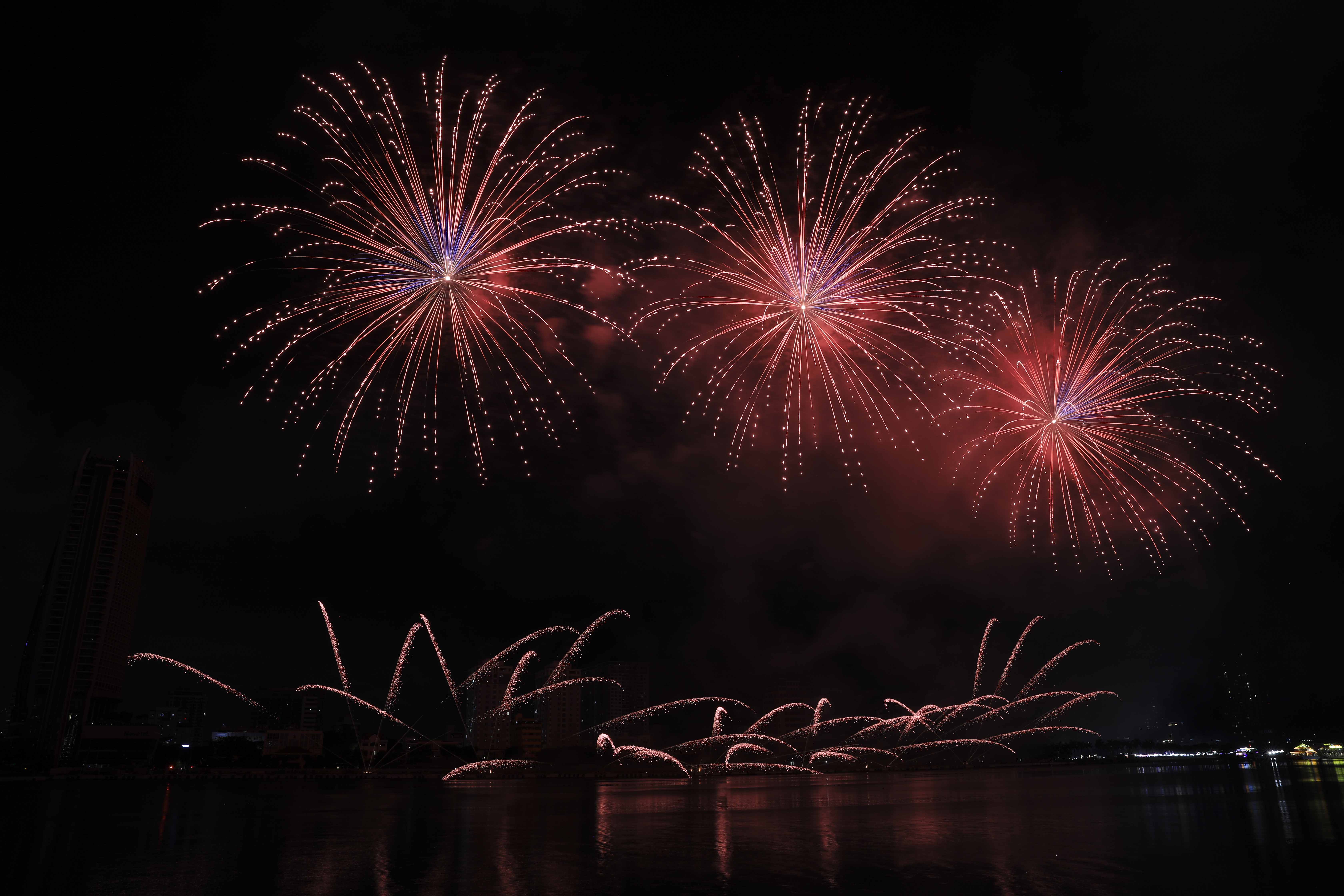 Bùng nổ cảm xúc với đêm pháo hoa “Nghệ thuật sáng tạo” - ảnh 8