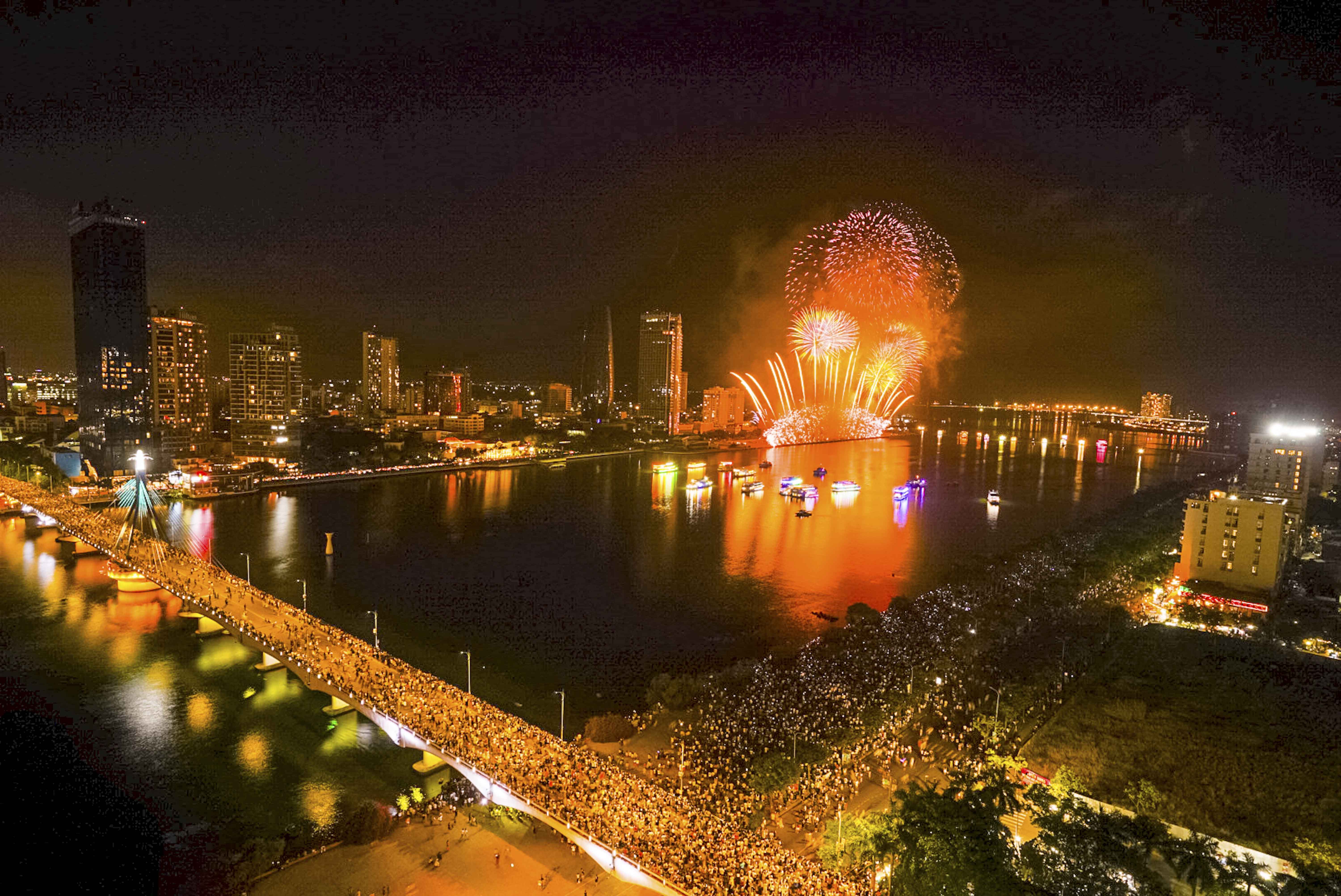 Bùng nổ cảm xúc với đêm pháo hoa “Nghệ thuật sáng tạo” - ảnh 12