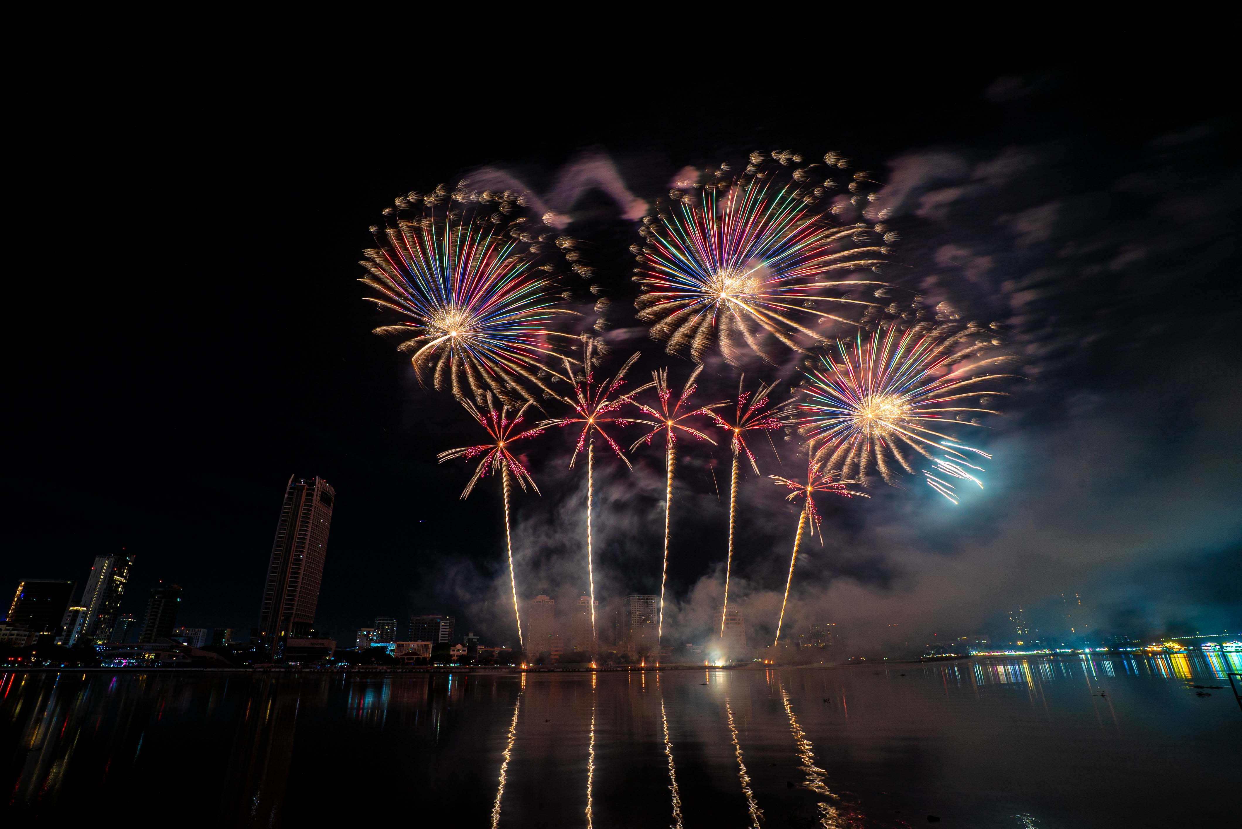Canada ma thuật, Trung Quốc “du ký” bằng ánh sáng - ảnh 4