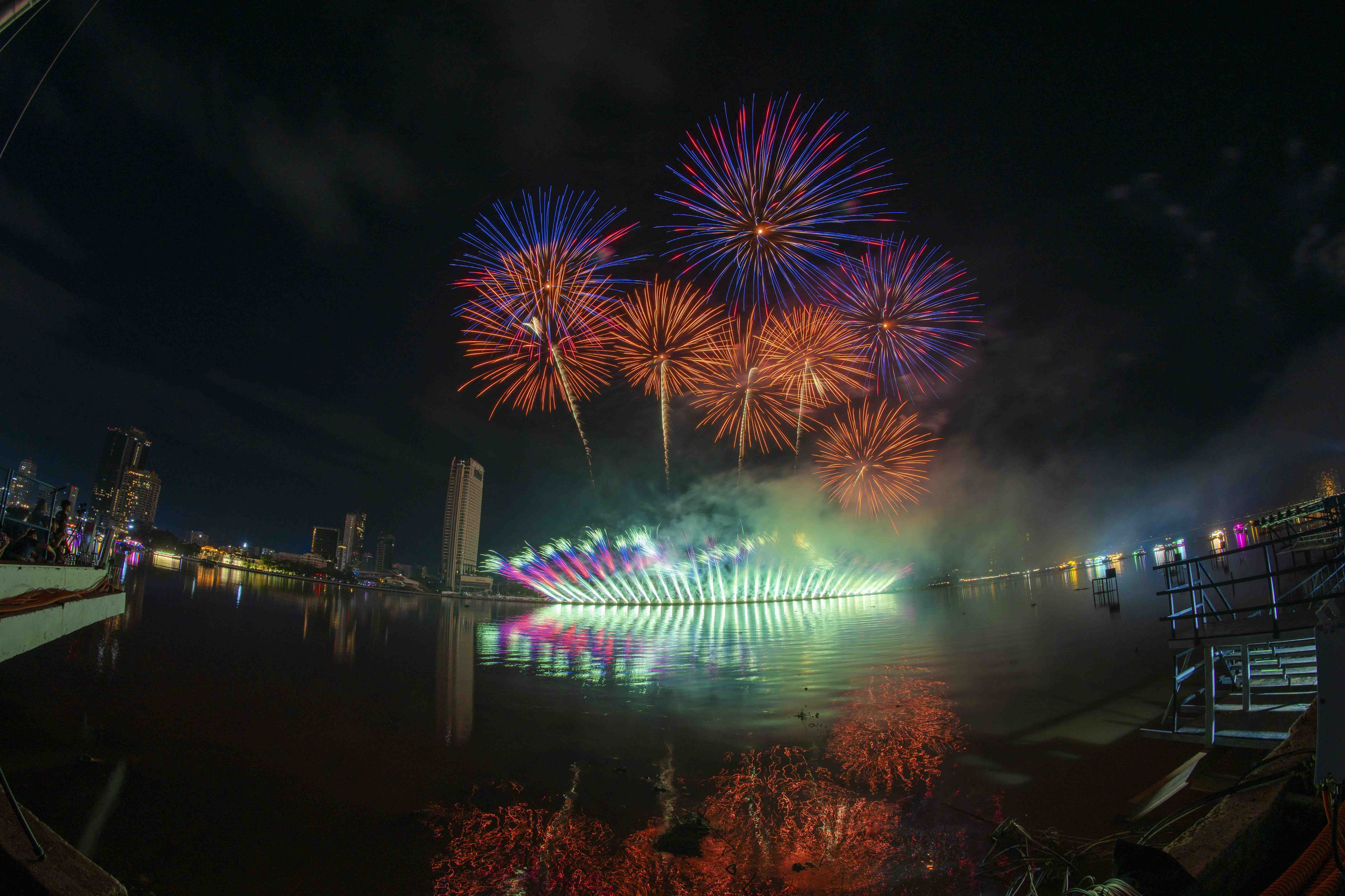 Canada ma thuật, Trung Quốc “du ký” bằng ánh sáng - ảnh 10