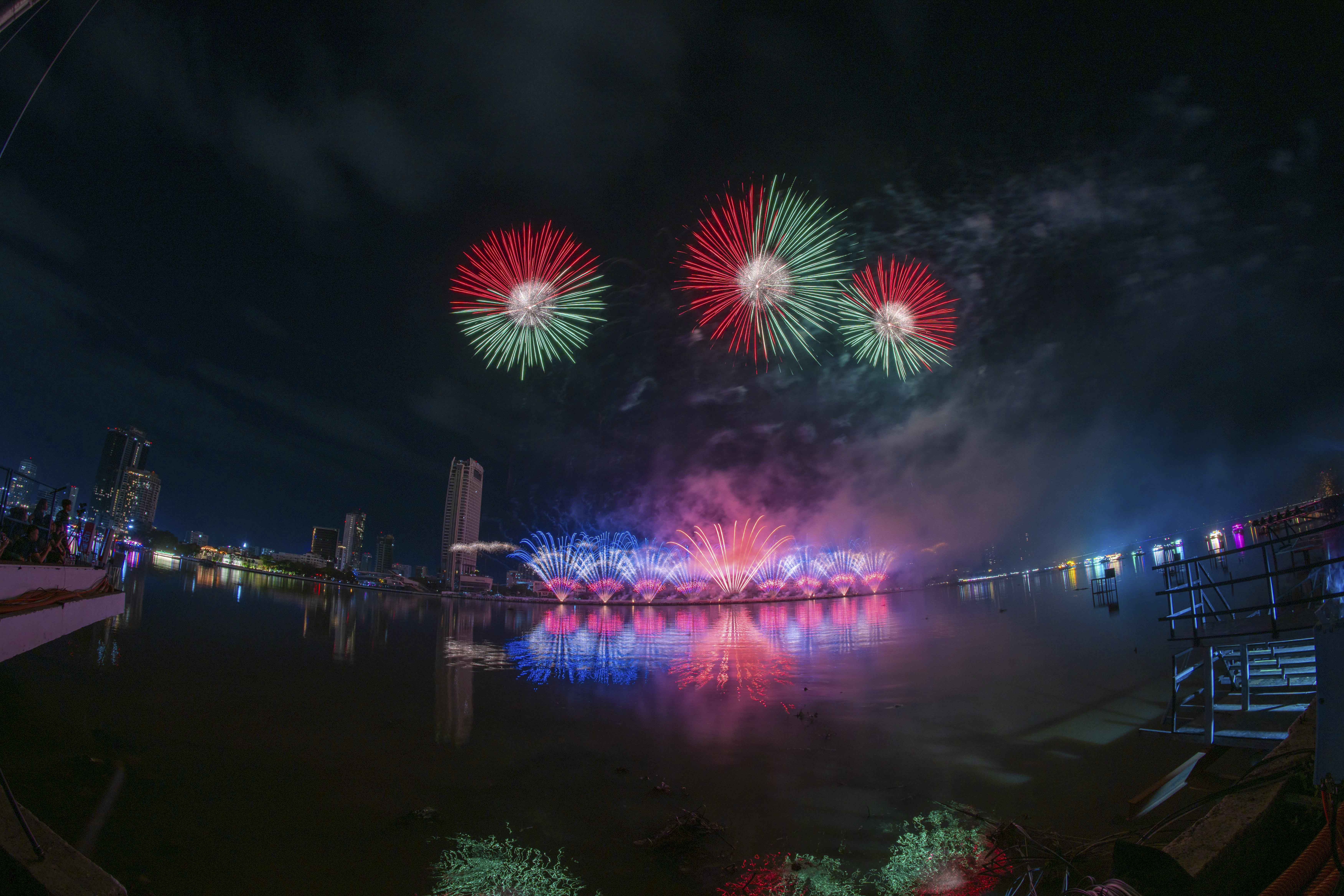 Canada ma thuật, Trung Quốc “du ký” bằng ánh sáng - ảnh 9