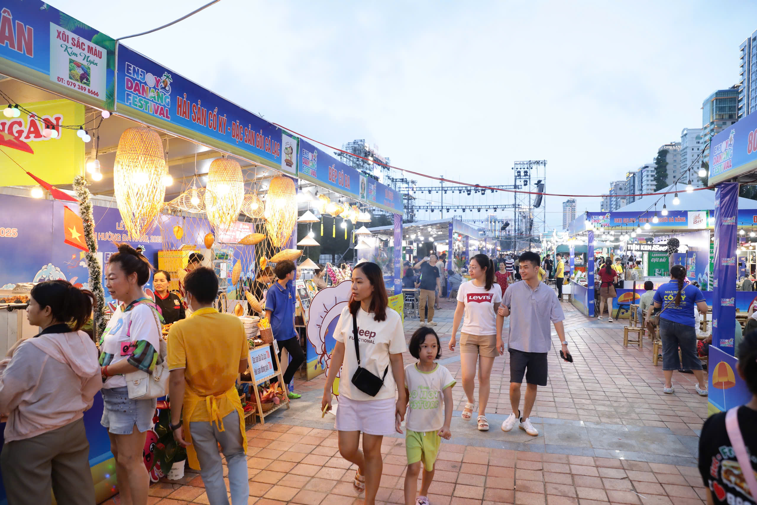 Không gian ẩm thực ven biển đầy cảm hứng - ảnh 1