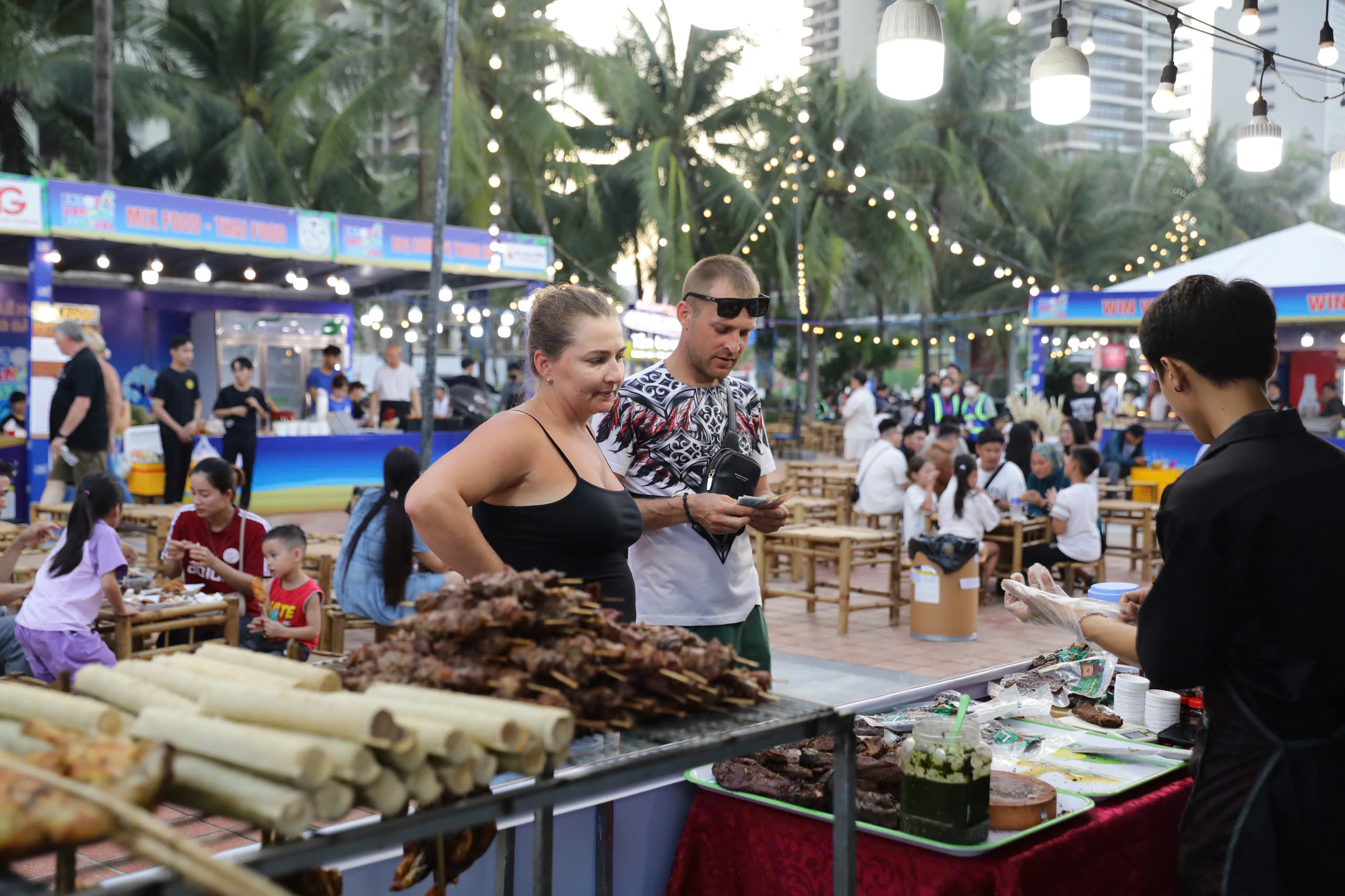 Không gian ẩm thực ven biển đầy cảm hứng - ảnh 11