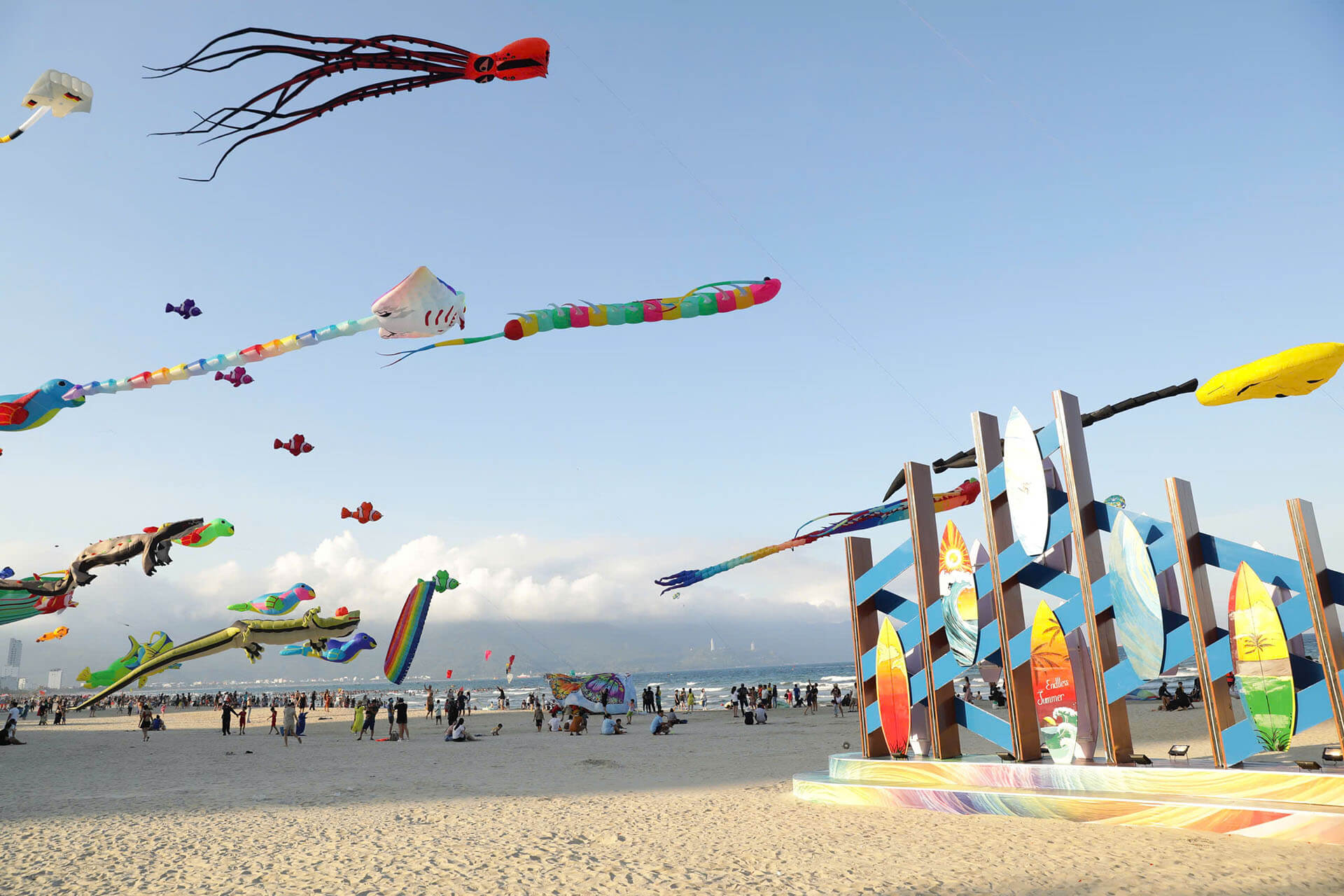 “Sắc màu nghệ thuật biển” - Không gian check-in rực rỡ giữa lòng Đà Nẵng - ảnh 4