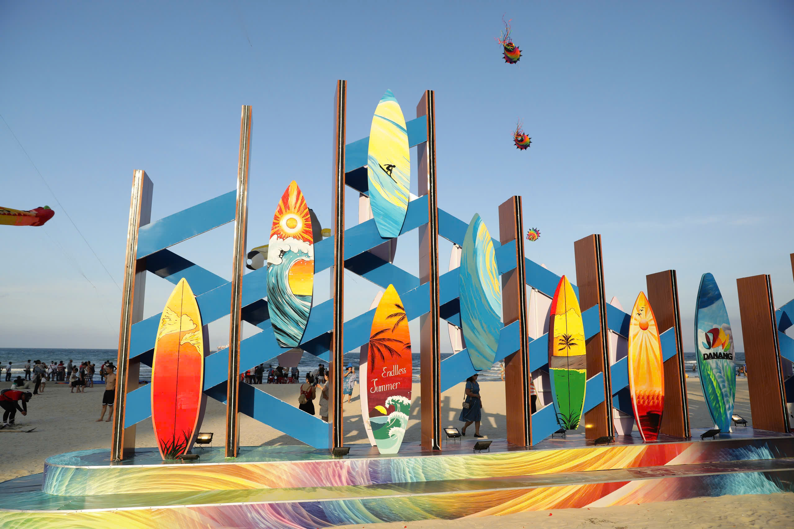 “Sắc màu nghệ thuật biển” - Không gian check-in rực rỡ giữa lòng Đà Nẵng