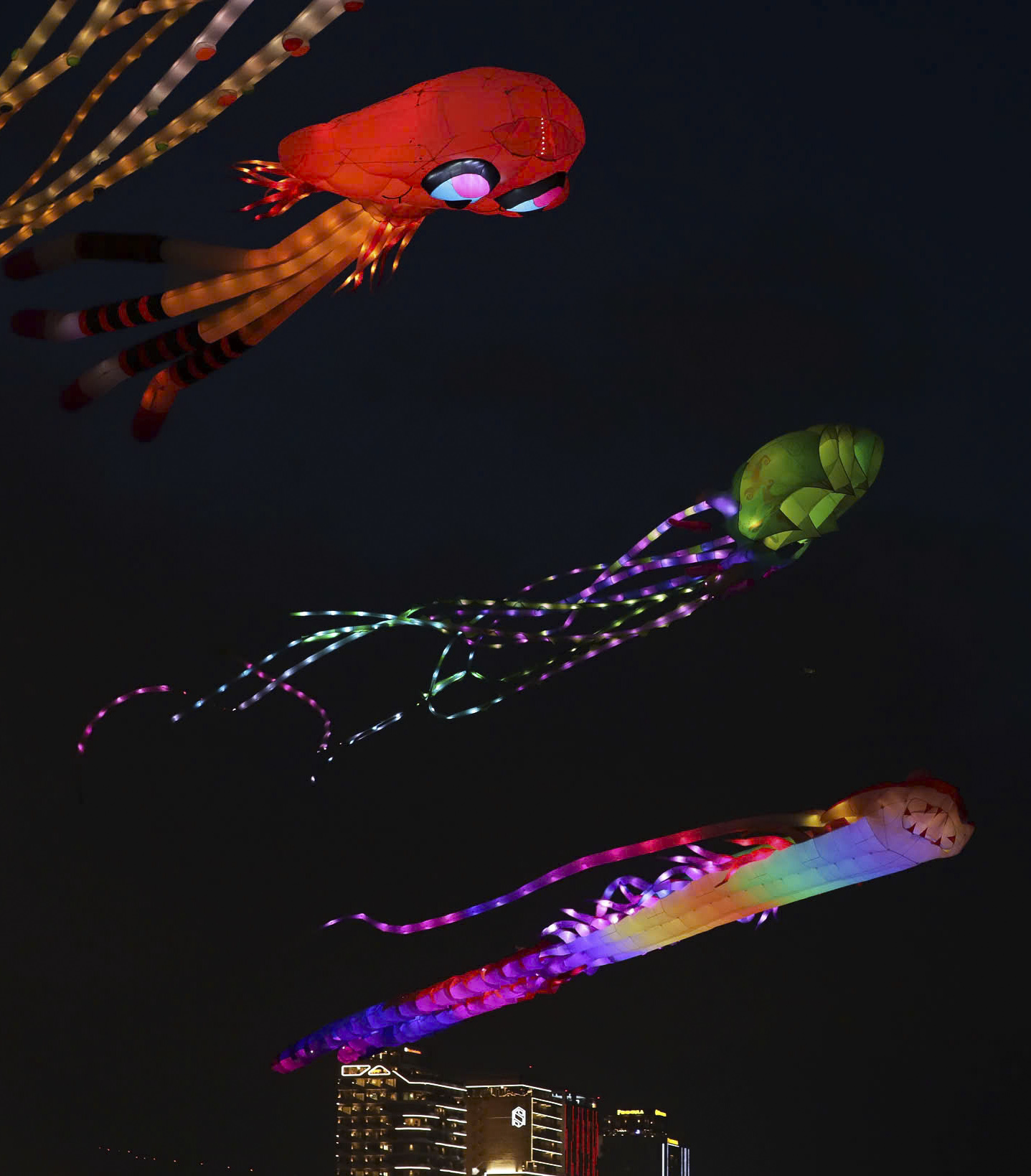 Diều LED thắp sáng bầu trời Đà Nẵng trong mùa lễ hội rực rỡ - ảnh 3