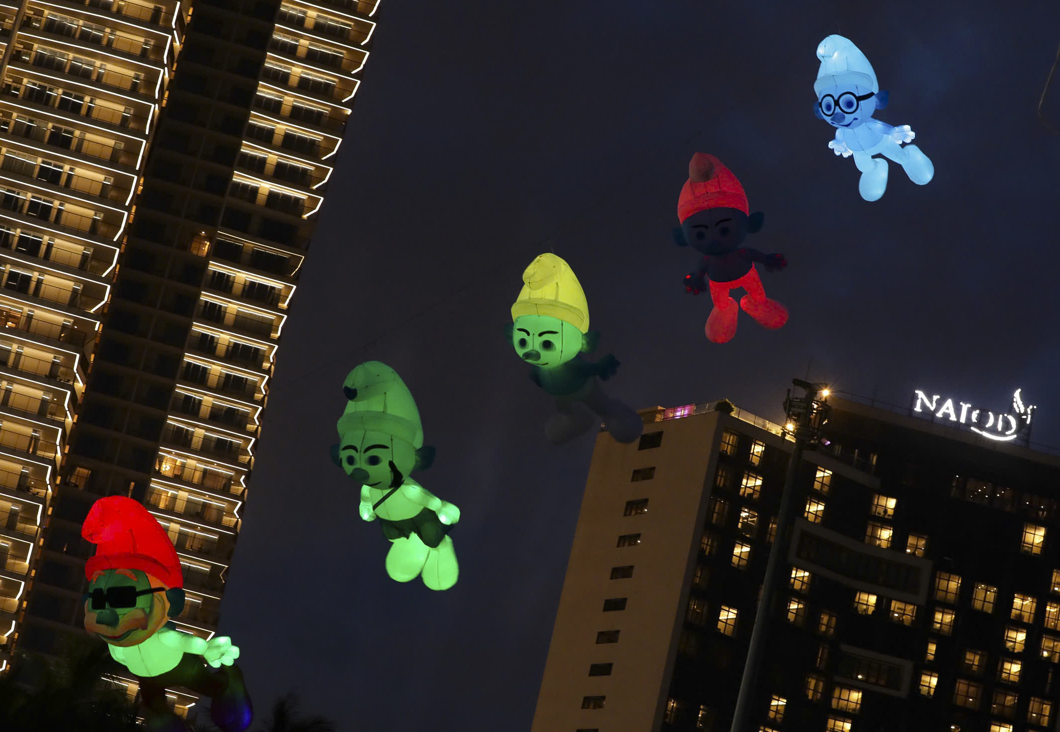 Diều LED thắp sáng bầu trời Đà Nẵng trong mùa lễ hội rực rỡ - ảnh 4