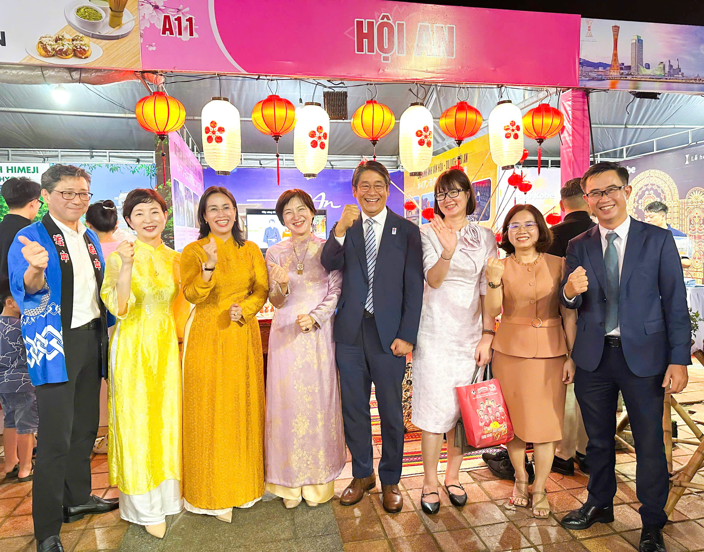 Du khách hào hứng trải nghiệm không gian văn hóa, ẩm thực tại Lễ hội Việt Nam - Nhật Bản - ảnh 1