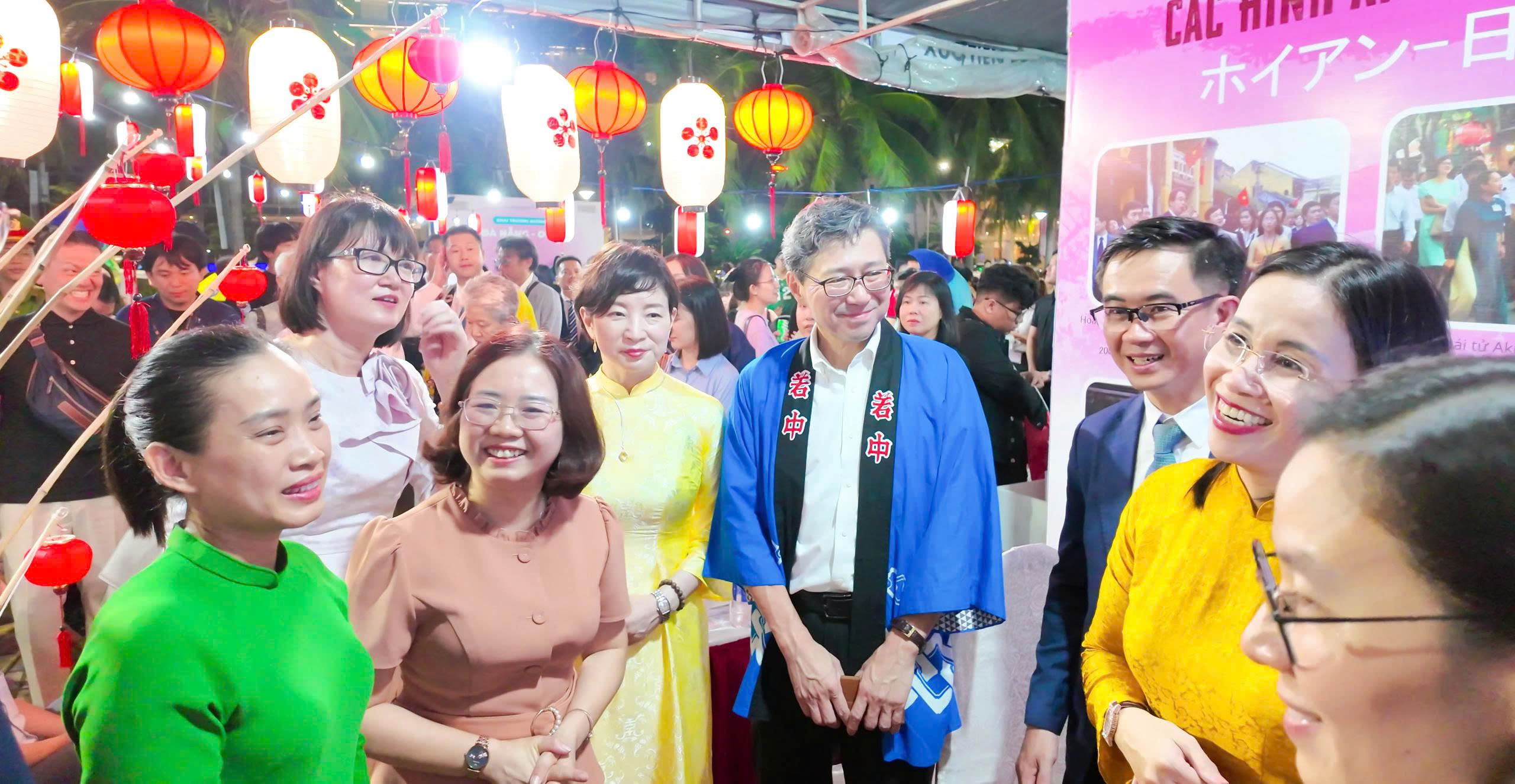 Du khách hào hứng trải nghiệm không gian văn hóa, ẩm thực tại Lễ hội Việt Nam - Nhật Bản - ảnh 2