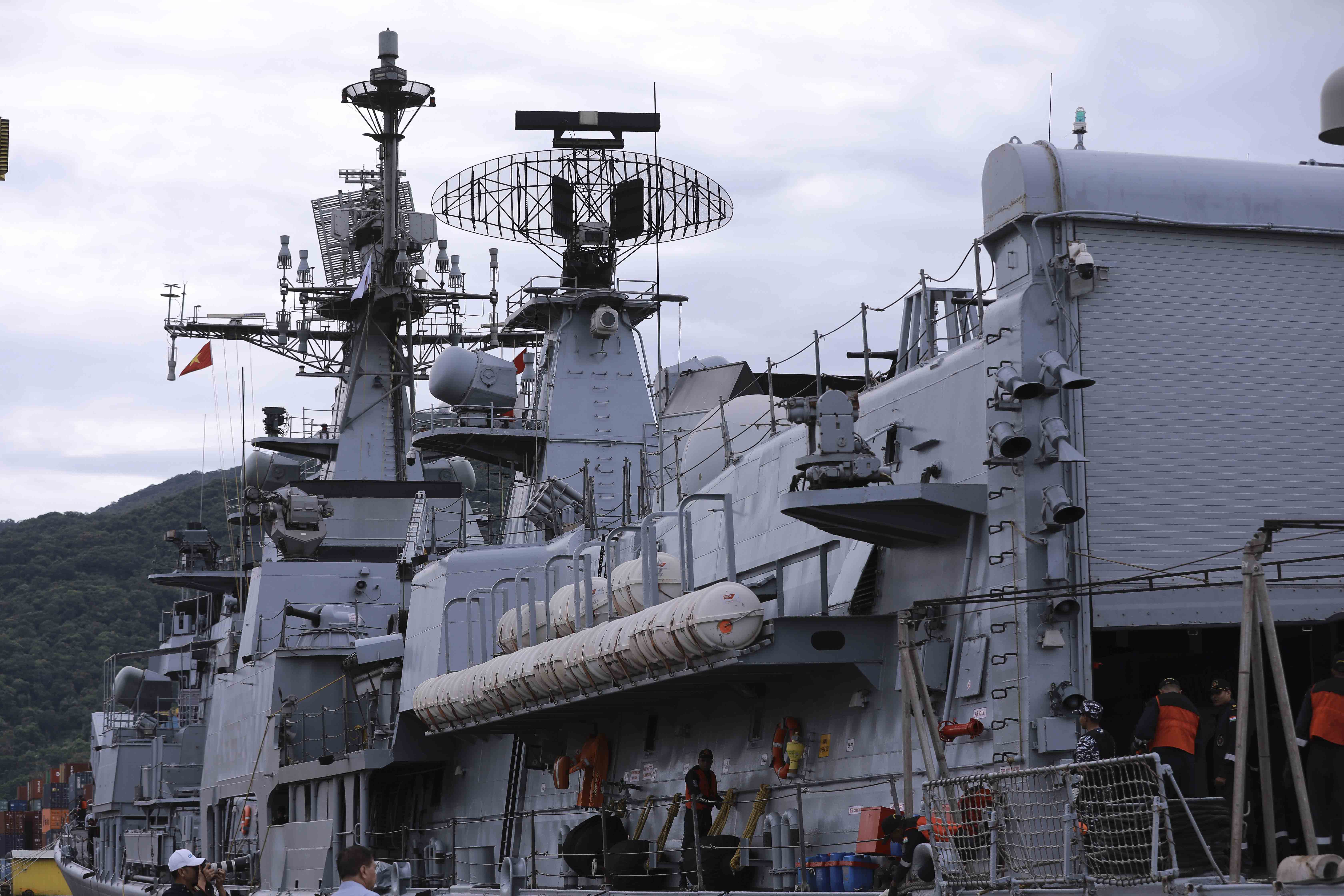 Tàu Hải quân Ấn Độ thăm xã giao thành phố Đà Nẵng - ảnh 13