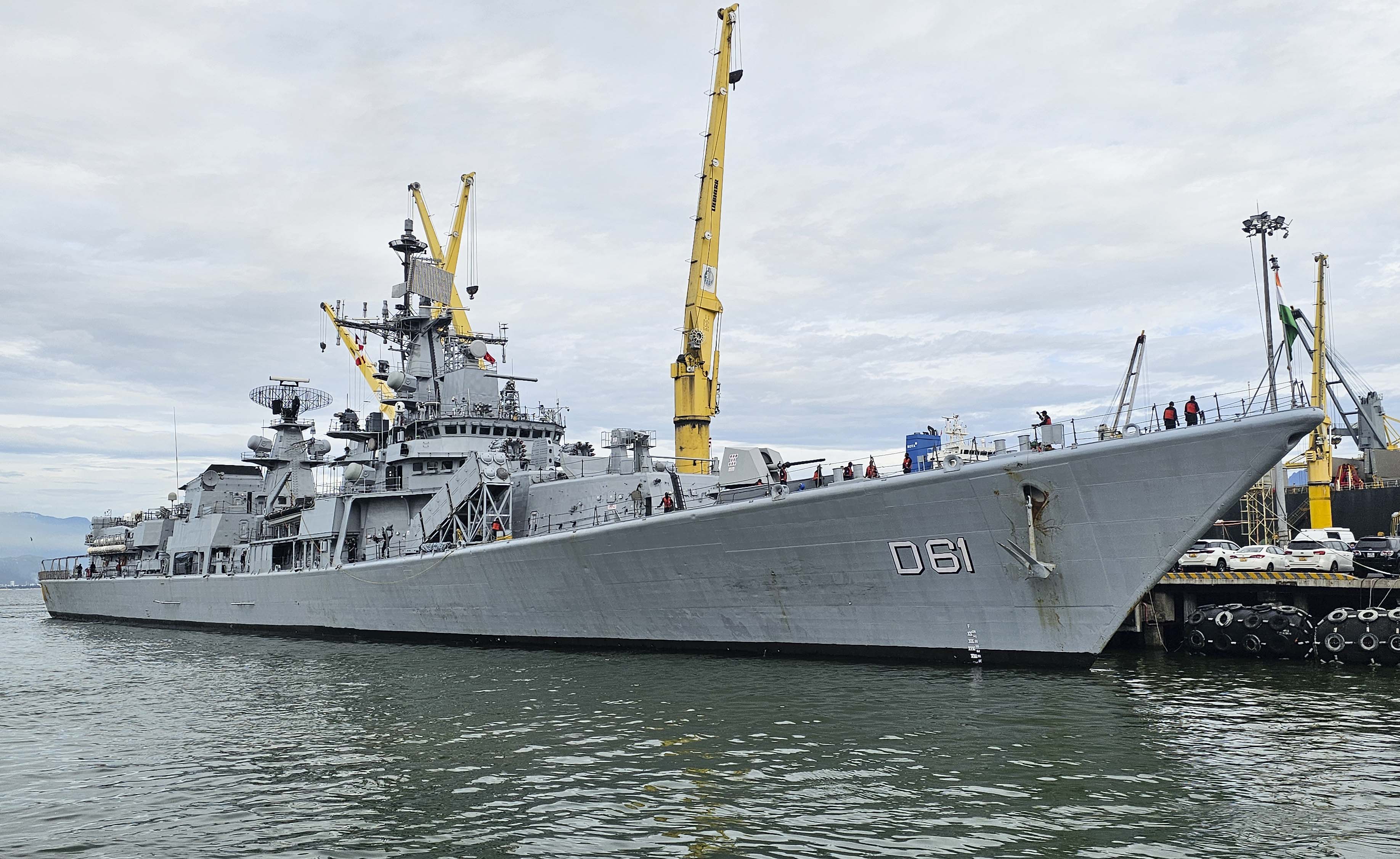 Tàu Hải quân Ấn Độ thăm xã giao thành phố Đà Nẵng - ảnh 1